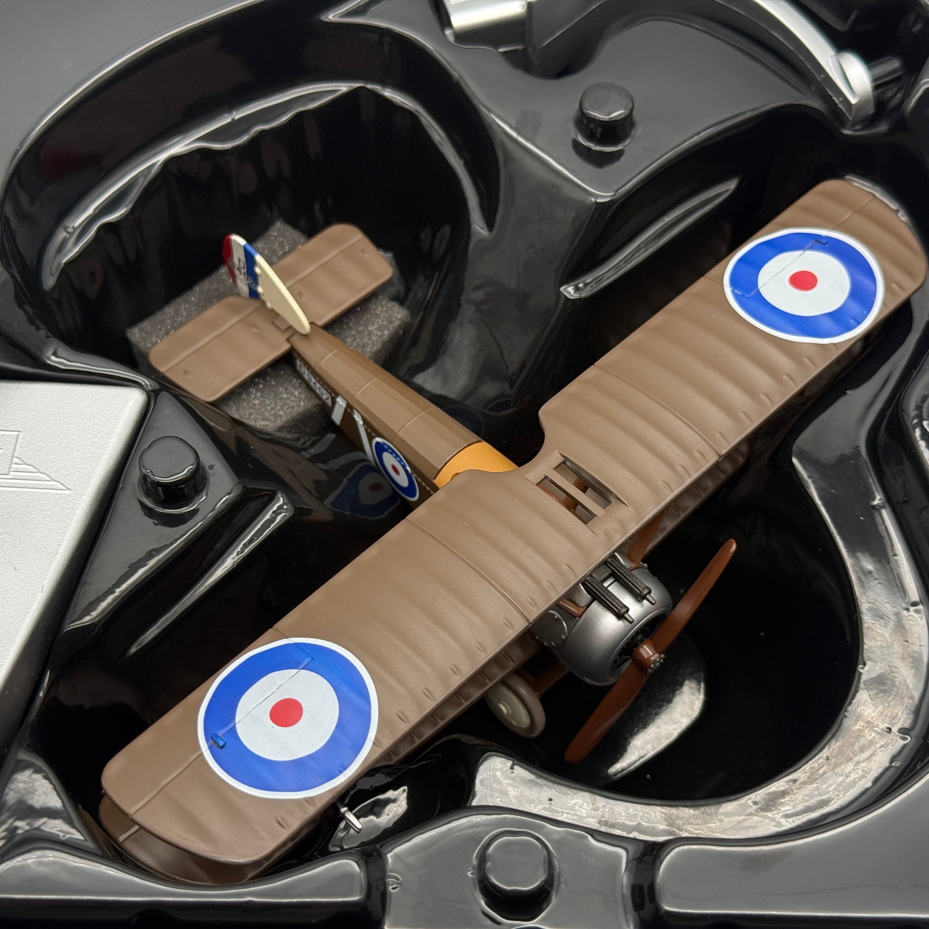 Corgi AA38101 1:48 Sopwith Camel F.1 D9402 Henry Botterell RAF No.208 Sqn France 1918