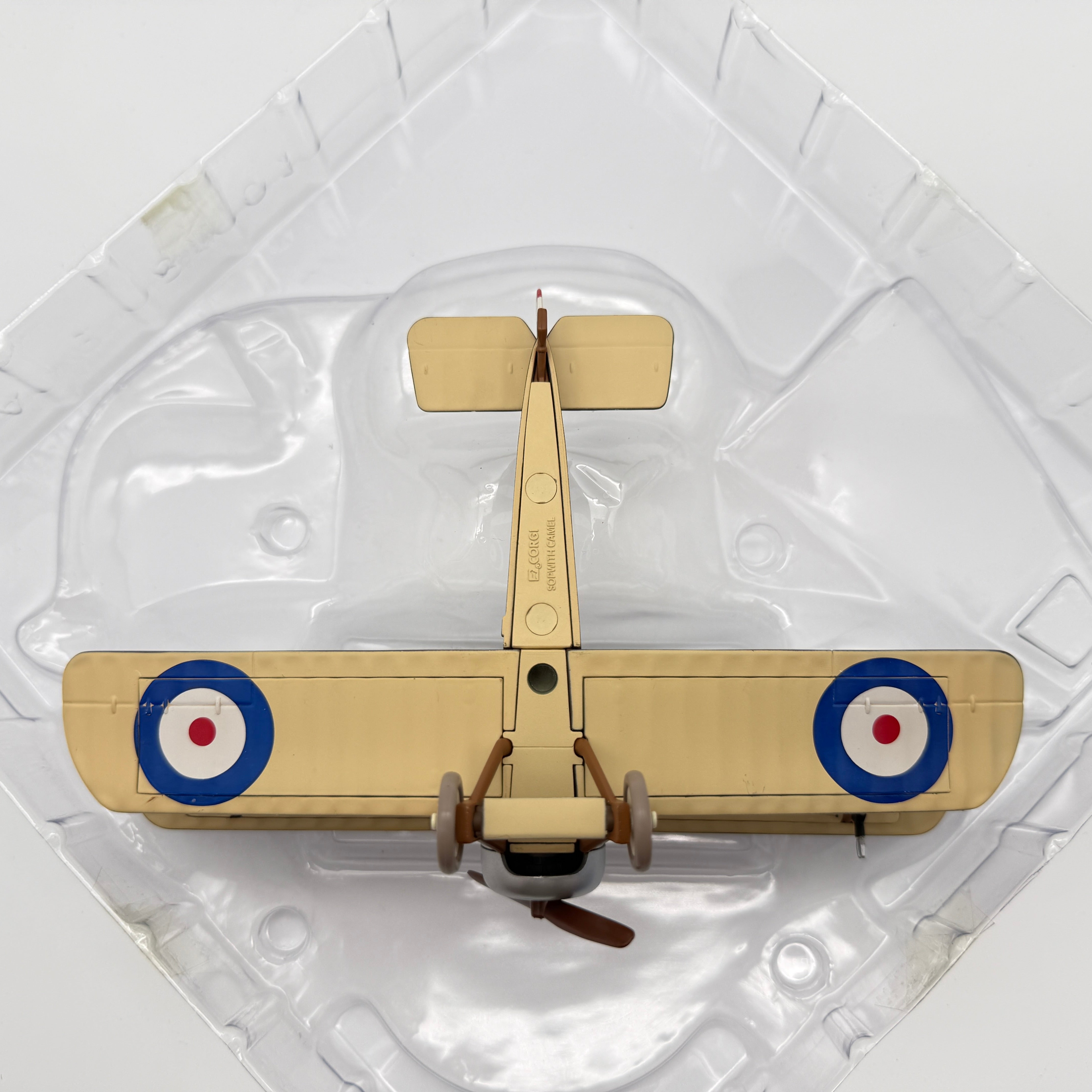 Corgi AA38101 1:48 Sopwith Camel F.1 D9402 Henry Botterell RAF No.208 Sqn France 1918