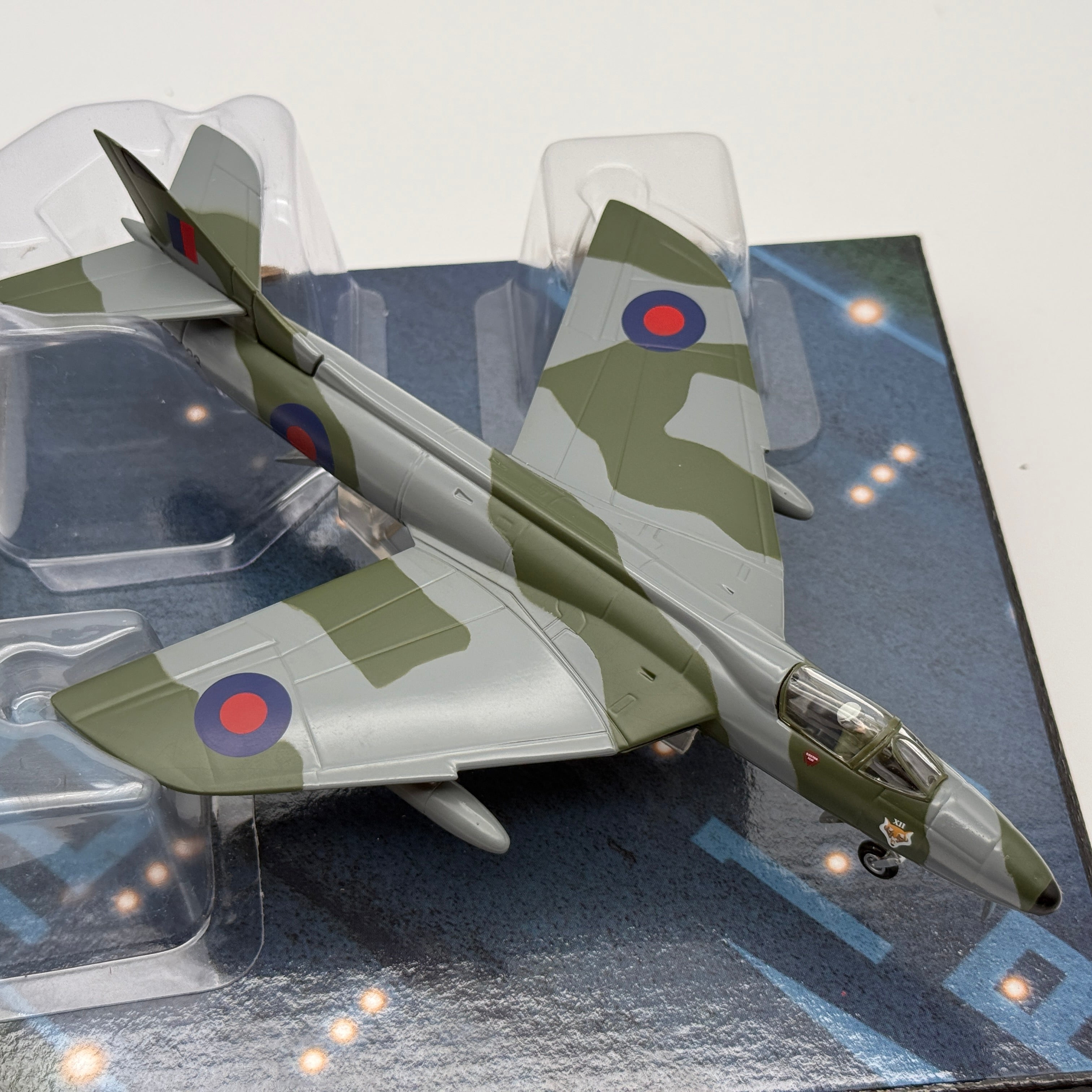 Corgi AA32709 1:72 Hawker Hunter F.Mk 6 XF383 RAF No.12 Sqn Honington 1984