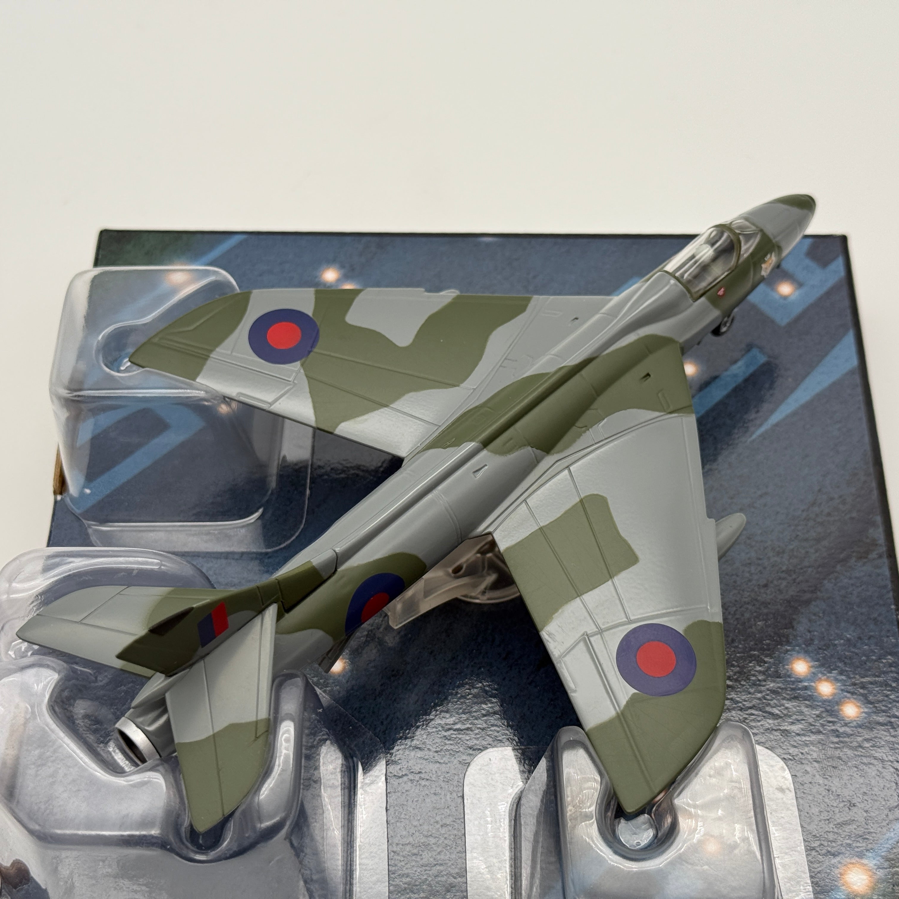 Corgi AA32709 1:72 Hawker Hunter F.Mk 6 XF383 RAF No.12 Sqn Honington 1984