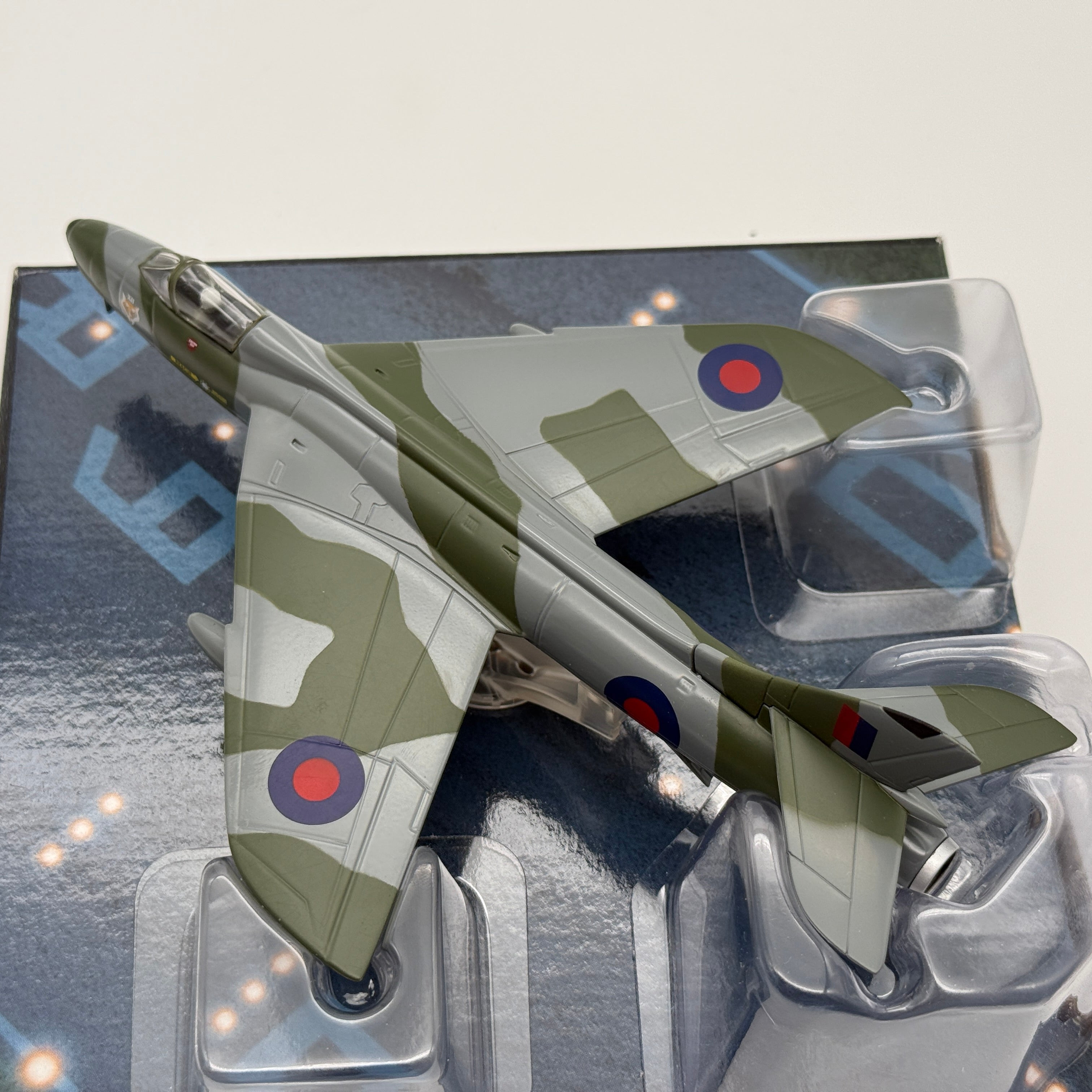 Corgi AA32709 1:72 Hawker Hunter F.Mk 6 XF383 RAF No.12 Sqn Honington 1984