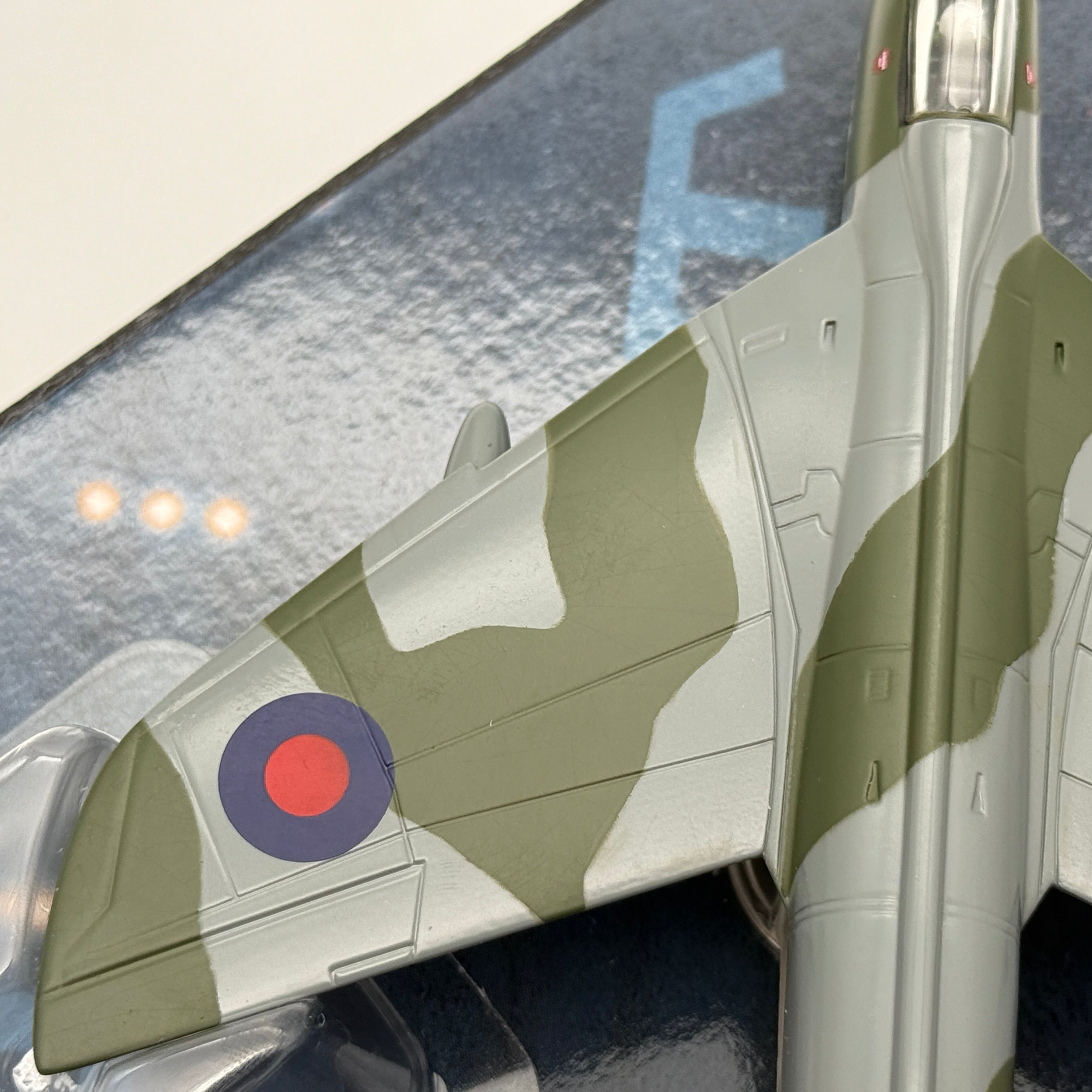 Corgi AA32709 1:72 Hawker Hunter F.Mk 6 XF383 RAF No.12 Sqn Honington 1984