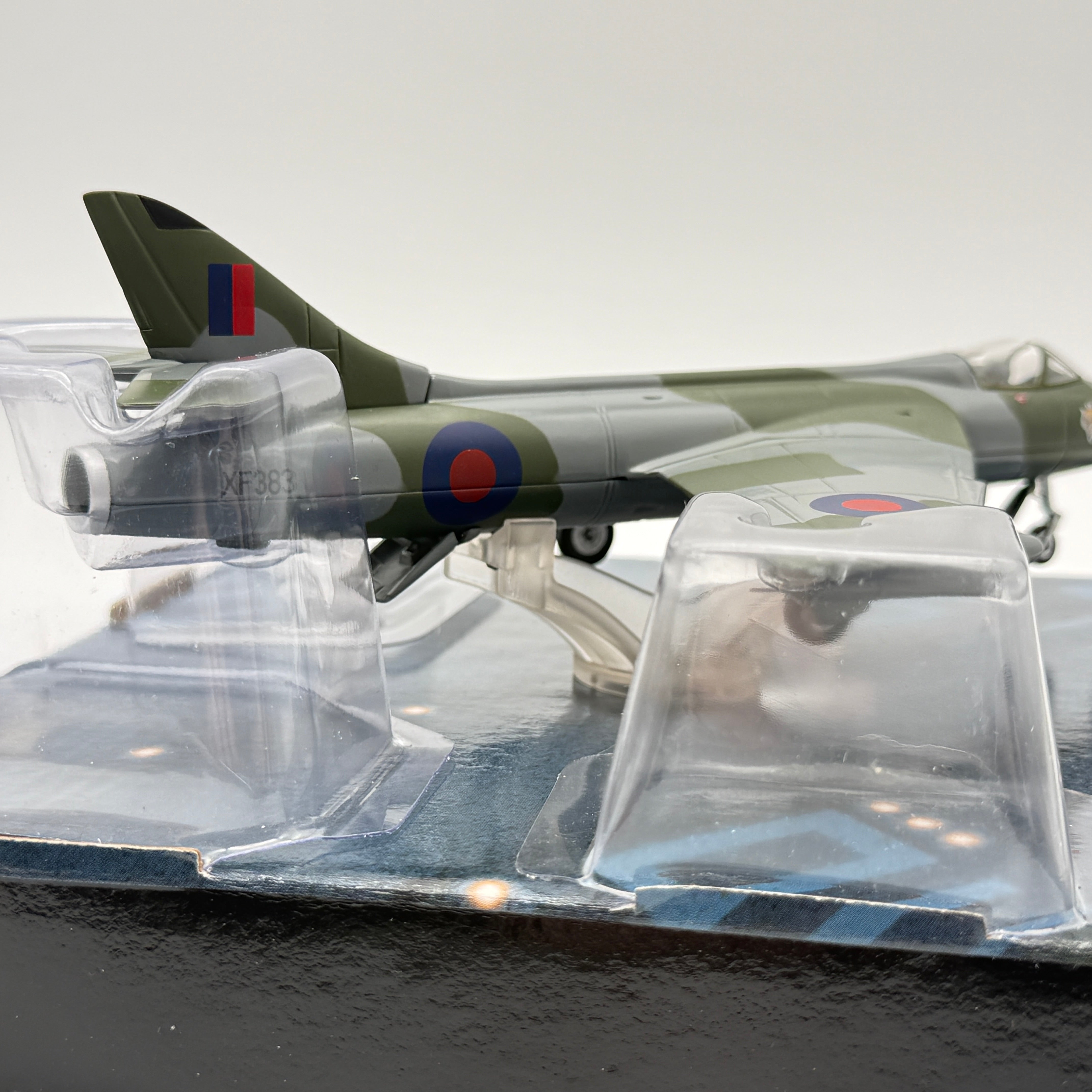Corgi AA32709 1:72 Hawker Hunter F.Mk 6 XF383 RAF No.12 Sqn Honington 1984