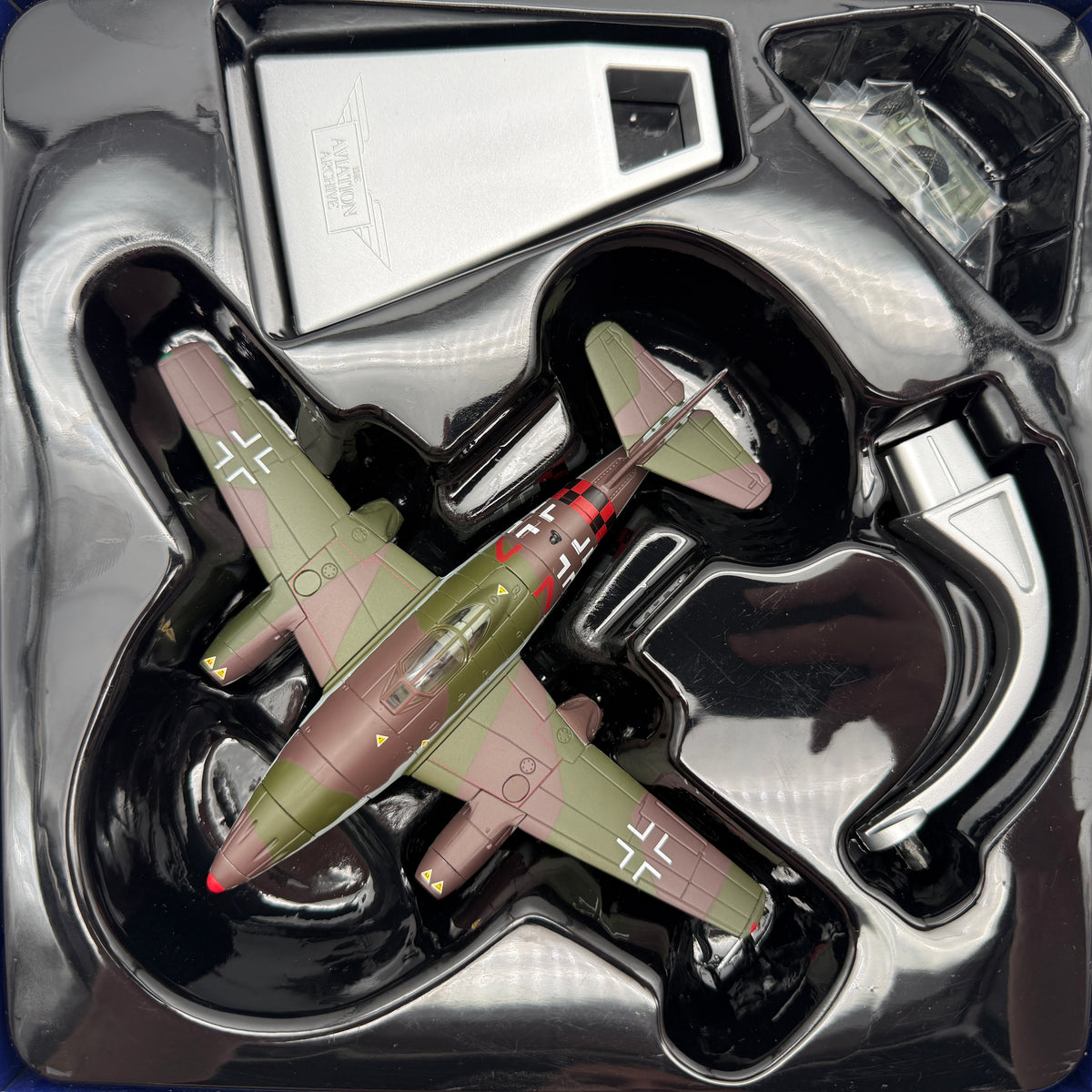 Corgi AA35710 1:72 Messerschmitt Me 262A-1a Red 7 Franz Gapp 8./KG 6 Podersam 1945