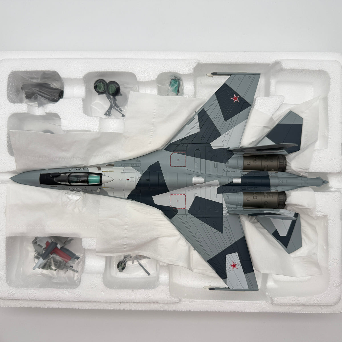 Hobby Master HA5701 1:72 Su-35S Flanker-E Prototype 902 MAKS-2009 Zhukovsky