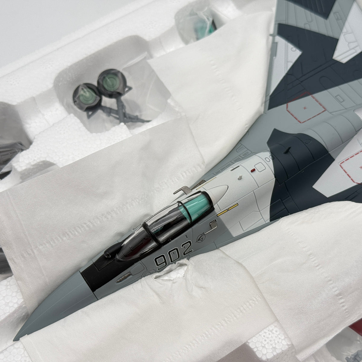 Hobby Master HA5701 1:72 Su-35S Flanker-E Prototype 902 MAKS-2009 Zhukovsky