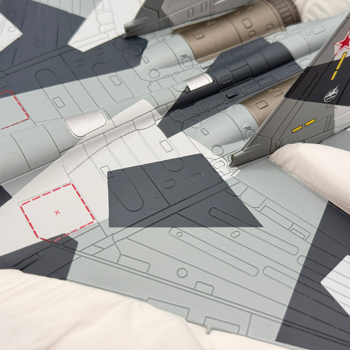 Hobby Master HA5701 1:72 Su-35S Flanker-E Prototype 902 MAKS-2009 Zhukovsky