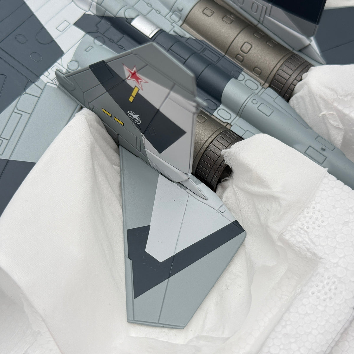 Hobby Master HA5701 1:72 Su-35S Flanker-E Prototype 902 MAKS-2009 Zhukovsky