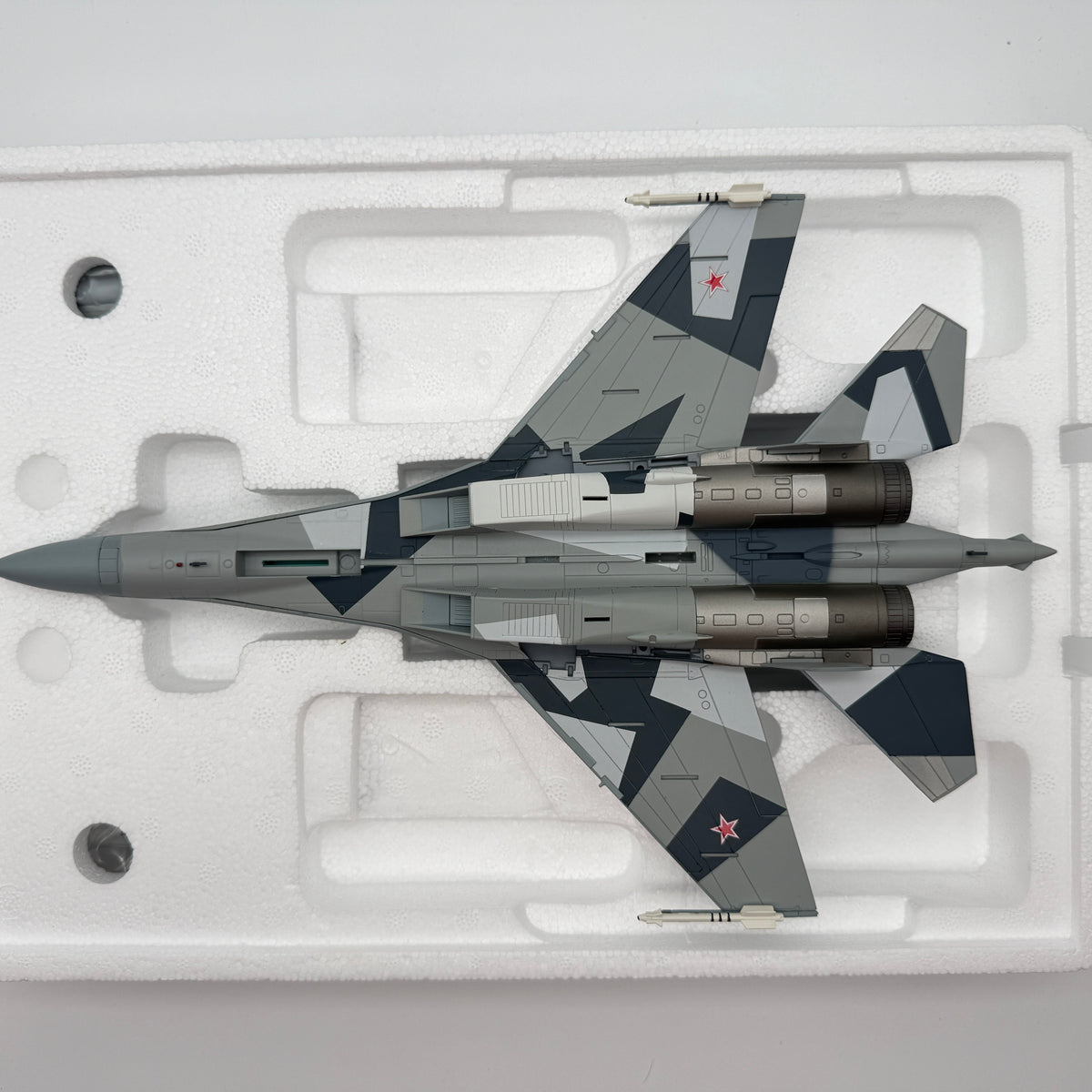 Hobby Master HA5701 1:72 Su-35S Flanker-E Prototype 902 MAKS-2009 Zhukovsky