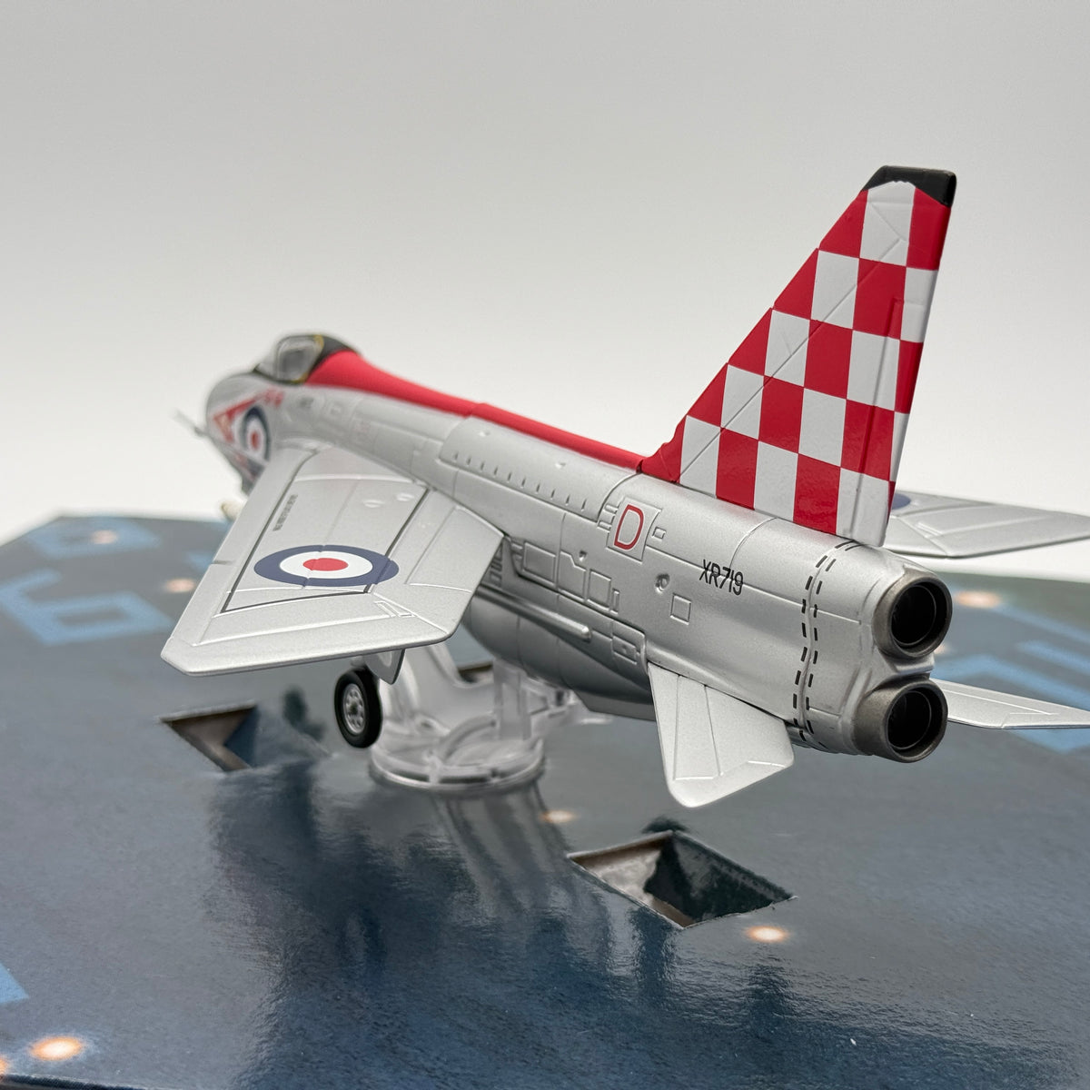 Corgi AA32308 1:72 English Electric Lightning F.3 XR719 56 Sqn RAF Wattisham