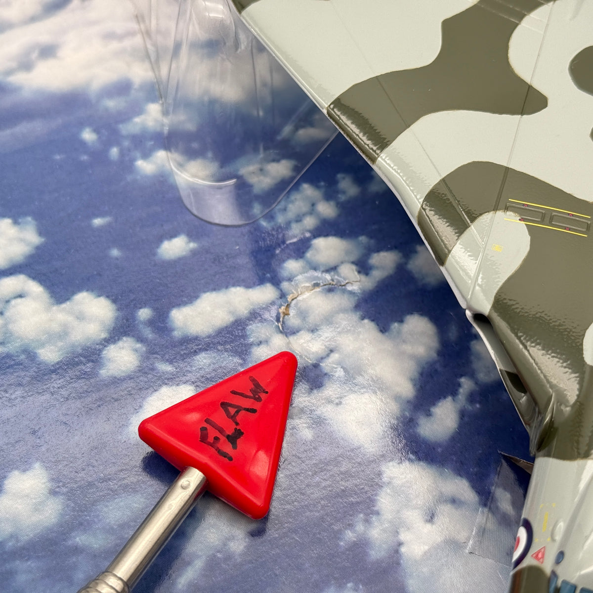Corgi AA31204 1:144 Avro Vulcan B.2 XM595 No.27 Sqn RAF Waddington 1971