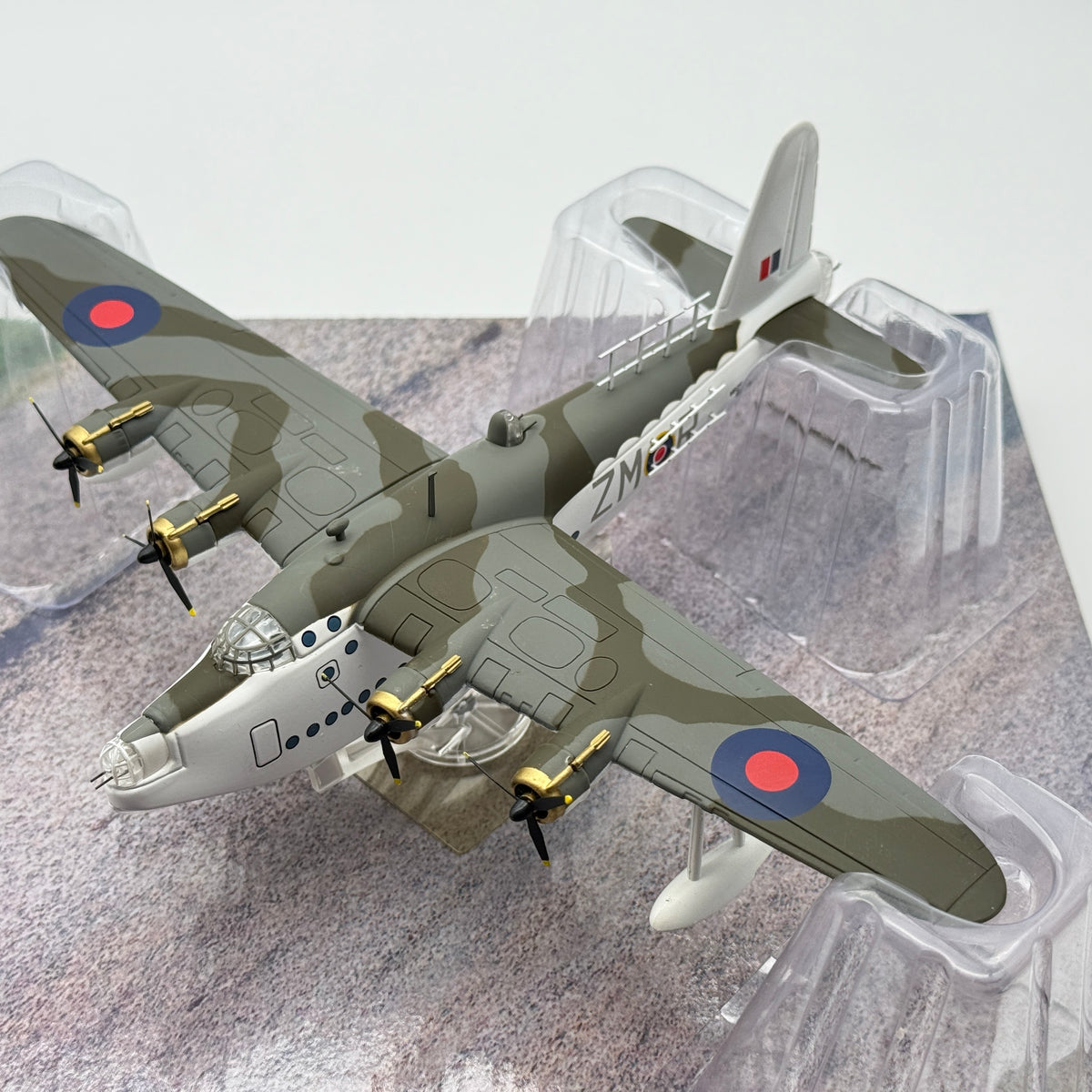 Corgi AA31705 1:144 Short Sunderland Mk II W6055 ZM-R 201 Sqn 1942 *ISSUES*