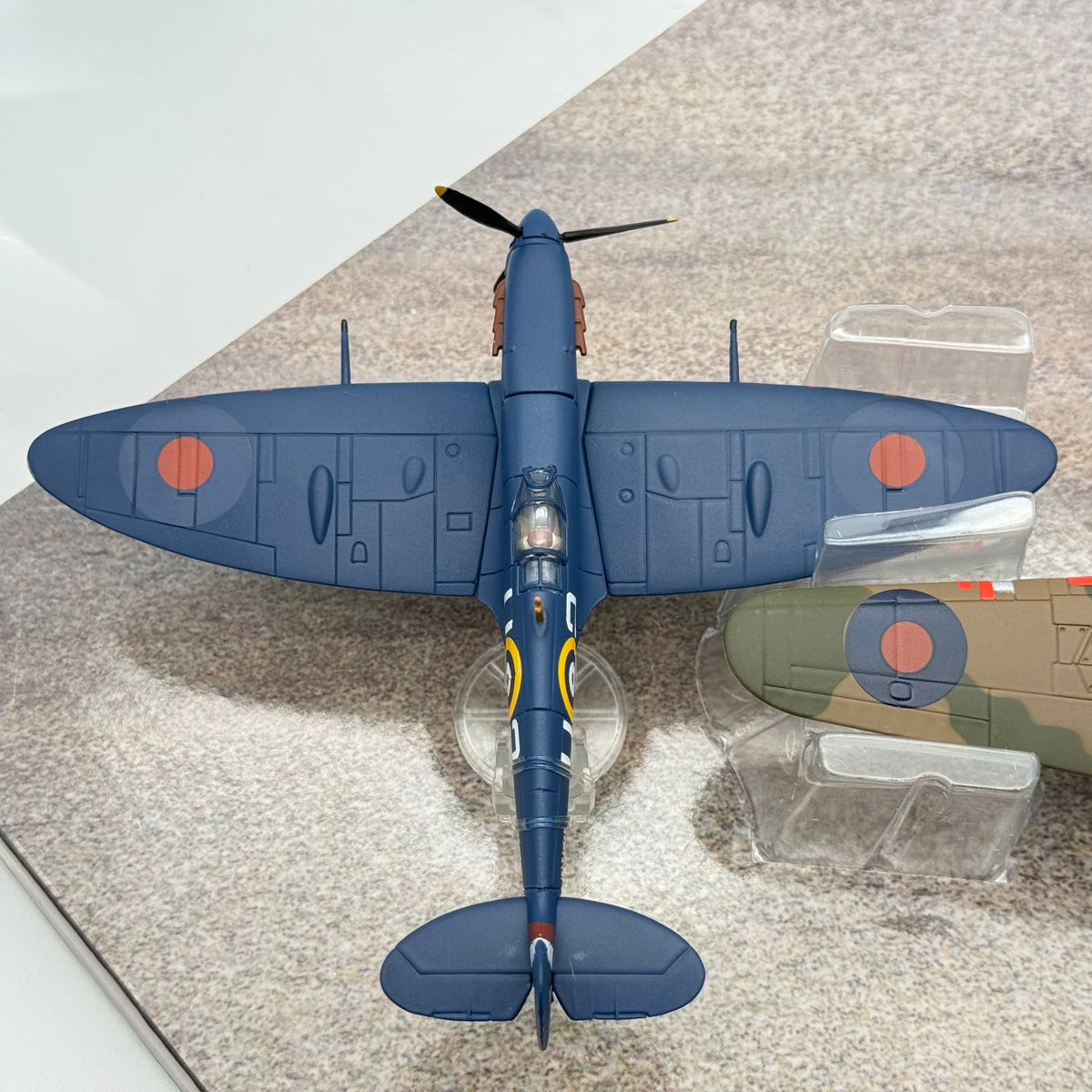 Corgi AA99182 1:72 Merlins Over Malta Spitfire Mk.Vb and Hurricane Mk.XIIa Set