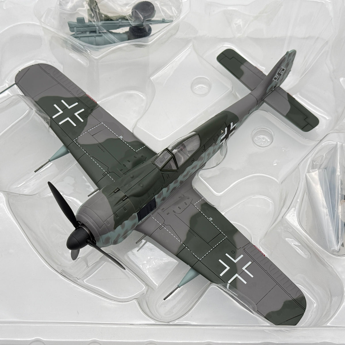 Hobby Master HA7406 1:48 Focke-Wulf Fw 190F-8/R3 MK 103 Luftwaffe Tank Buster