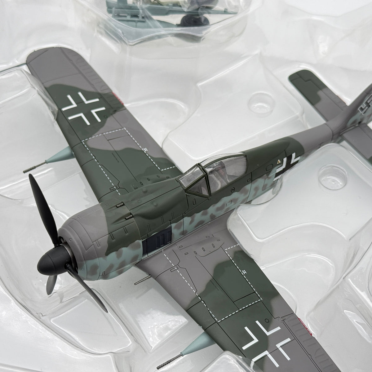 Hobby Master HA7406 1:48 Focke-Wulf Fw 190F-8/R3 MK 103 Luftwaffe Tank Buster