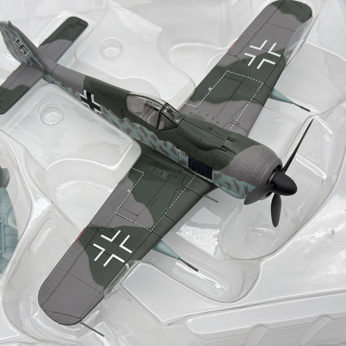 Hobby Master HA7406 1:48 Focke-Wulf Fw 190F-8/R3 MK 103 Luftwaffe Tank Buster
