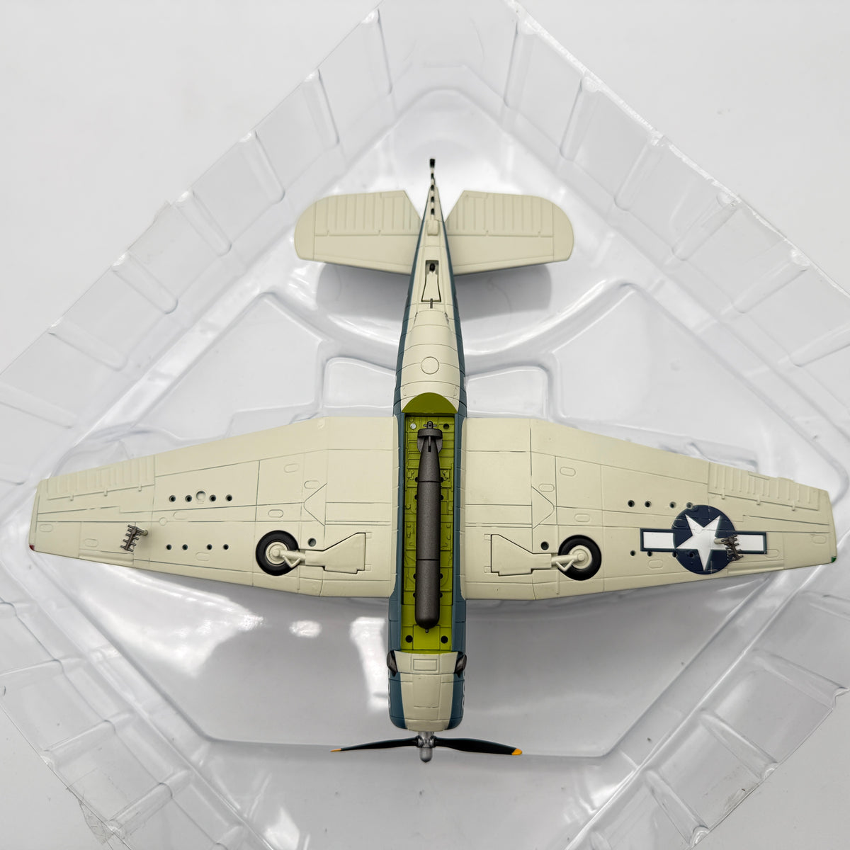 Hobby Master HA1222 1:72 TBF-1C Avenger White 93 VT-15 USS Essex 1944 *ISSUES*