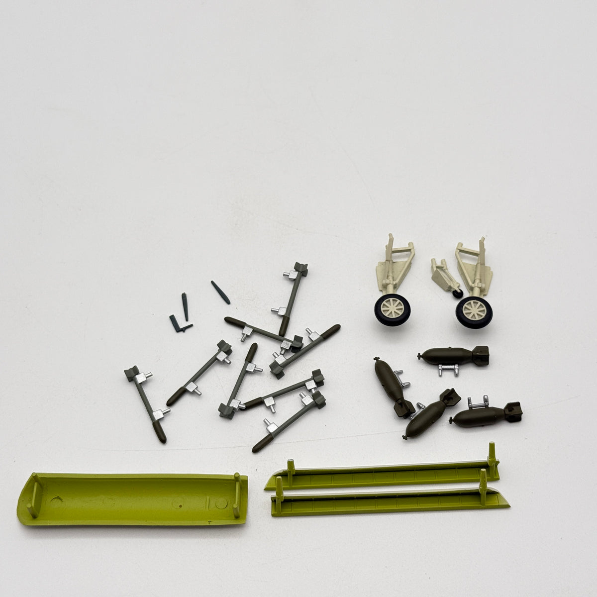 Hobby Master HA1222 1:72 TBF-1C Avenger White 93 VT-15 USS Essex 1944 *ISSUES*