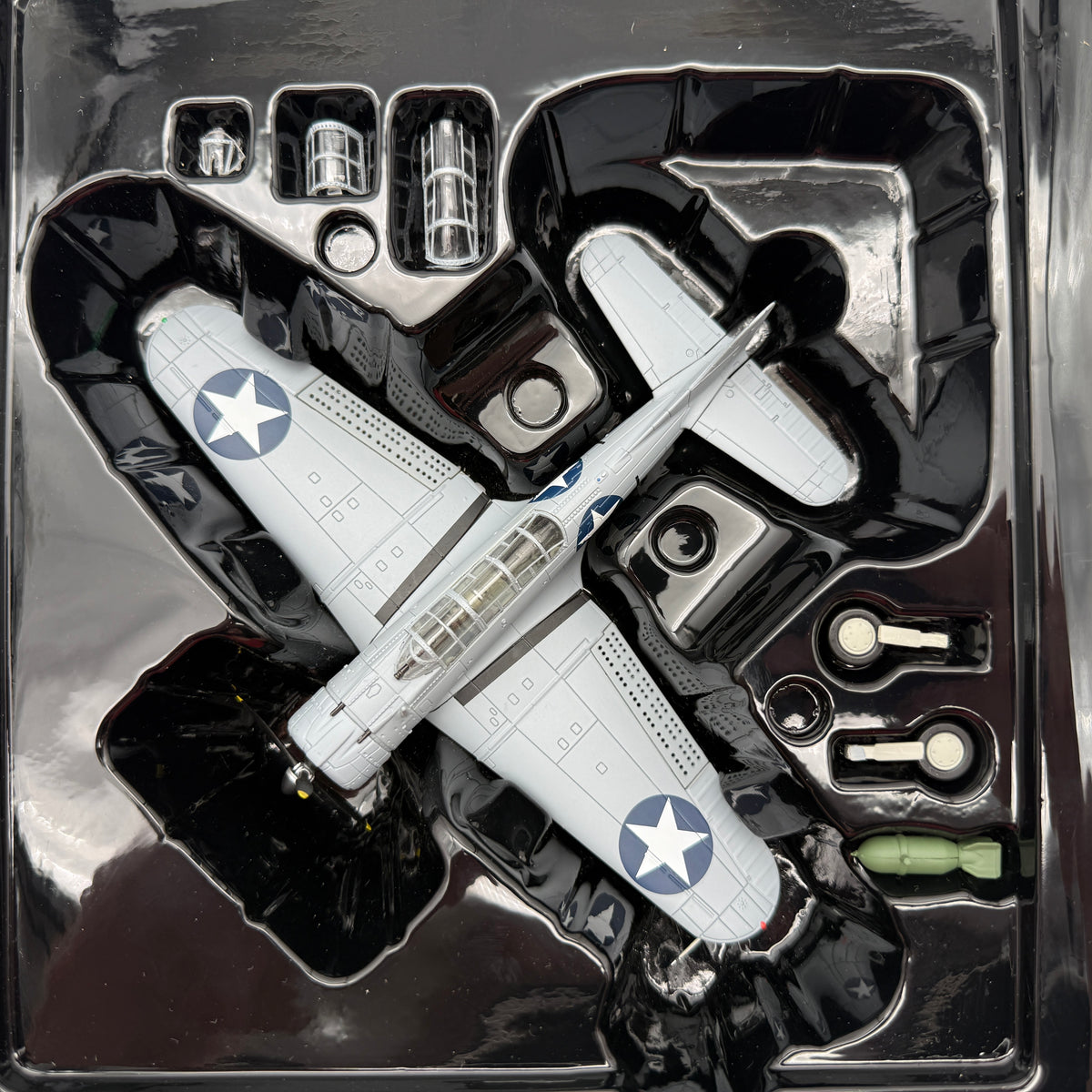 Corgi PR99411 1:72 SBD-3 Dauntless Black B-1 VB-3 USS Yorktown Midway June 1942