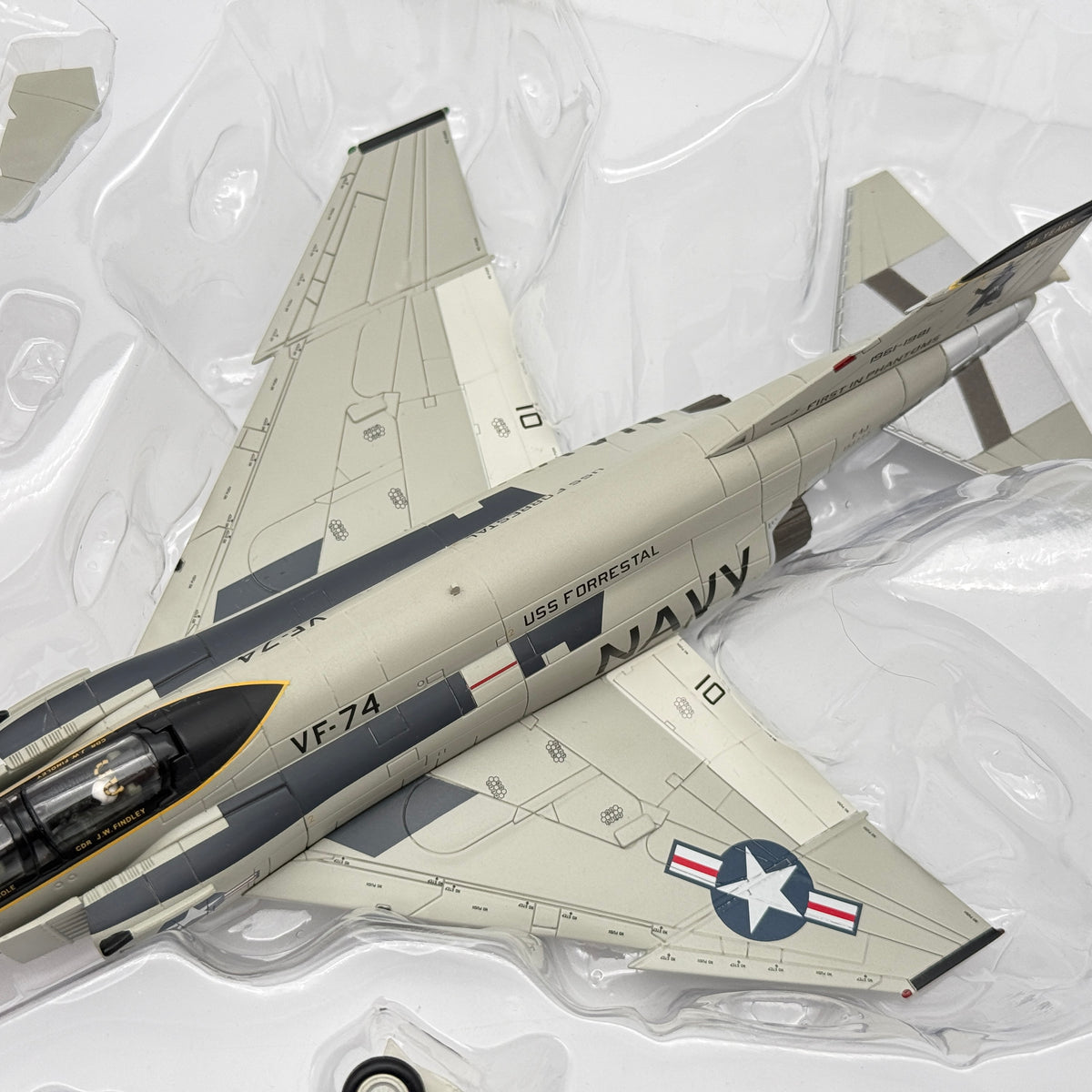 Hobby Master HA19008 1:72 F-4J Phantom II VF-74 Be-Devilers 20th Anniversary