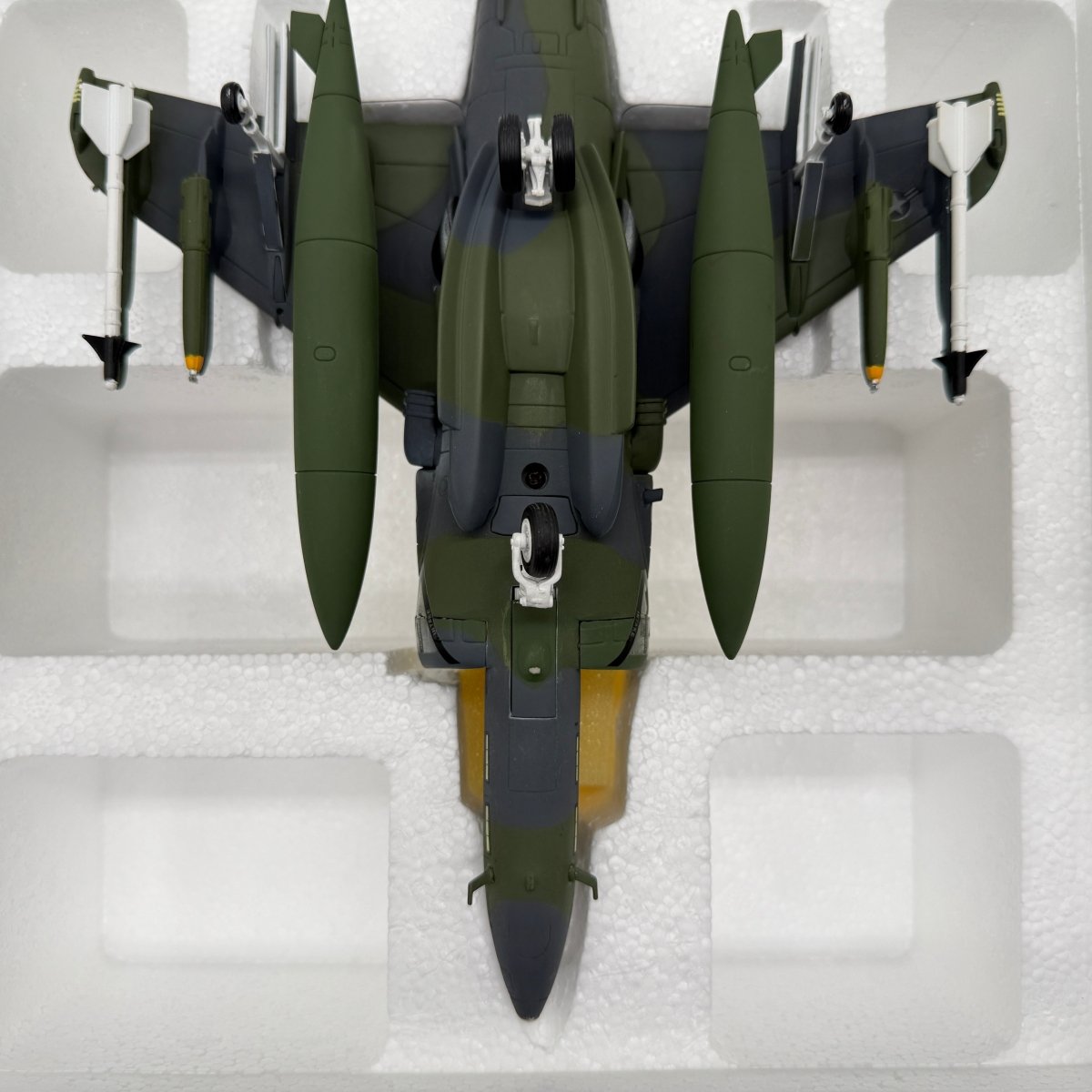 Armour Collection 98052 1:48 AV - 8B Harrier II US Marines Low - Viz - Franklin Mint