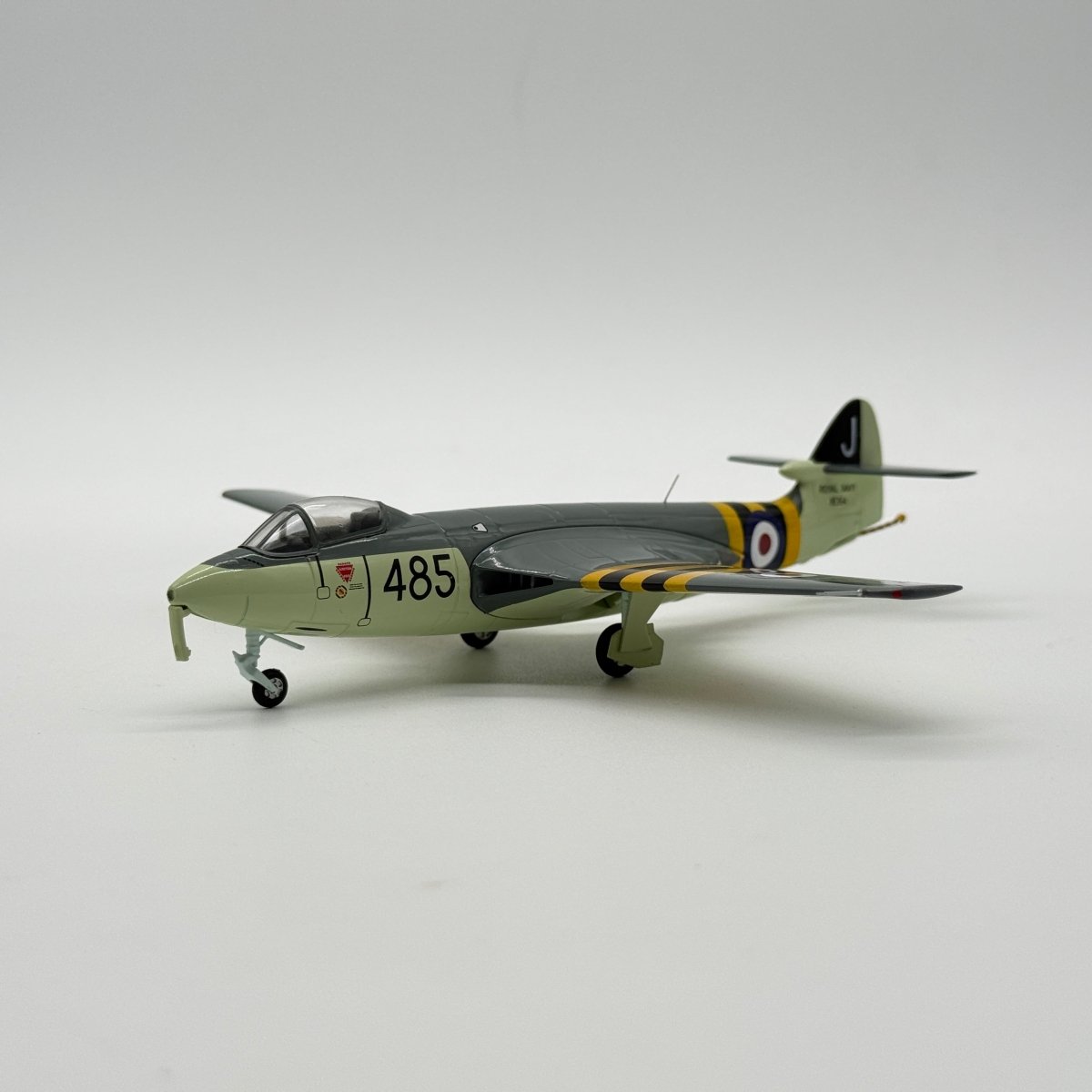 Aviation 72 AV72-23002 1:72 Hawker Sea Hawk FGA.6 RN No.899 NAS XE364 HMS Eagle Suez Crisis 1956 - Aviation 72