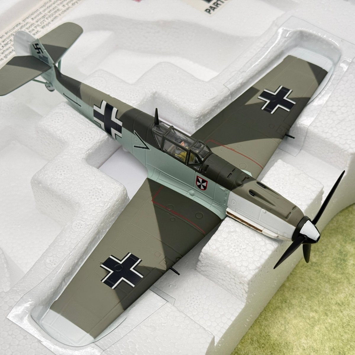 Carousel 1 7103 1:48 Messerschmitt Bf 109E Franz von Werra JG 3 - Carousel 1