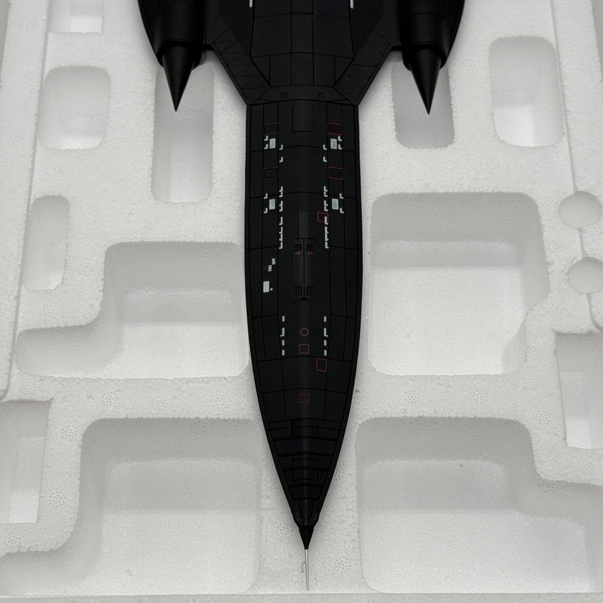 Century Wings CW001634 1:72 Lockheed SR-71A Blackbird 61-7971 USAF 9th RW Det.2 Edwards AFB 1997 - Century Wings