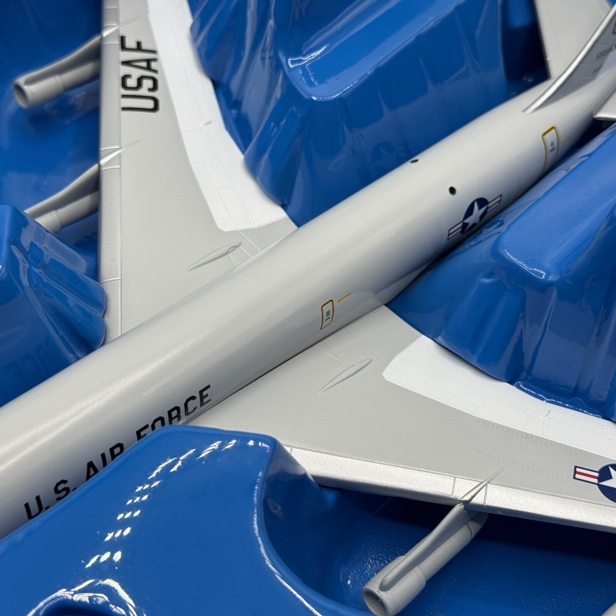 Corgi 1:144 Boeing E - 3B Sentry Diecast Model US Air Force Modern Warfare AA32913 - Corgi