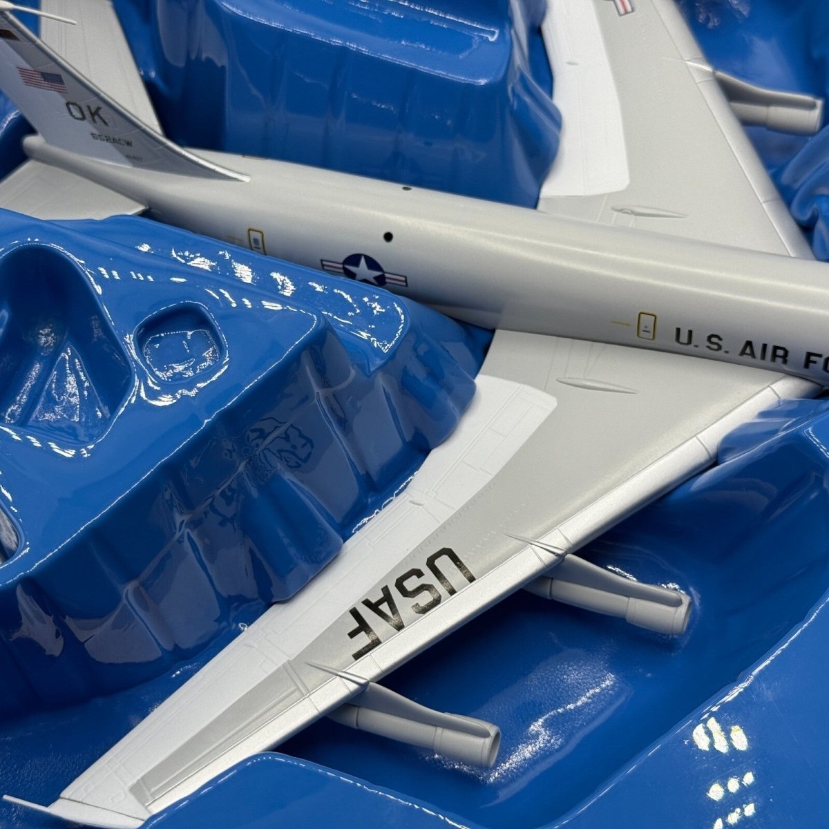 Corgi 1:144 Boeing E - 3B Sentry Diecast Model US Air Force Modern Warfare AA32913 - Corgi