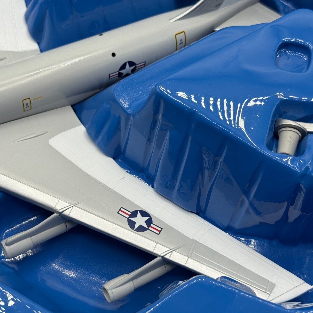 Corgi 1:144 Boeing E - 3B Sentry Diecast Model US Air Force Modern Warfare AA32913 - Corgi