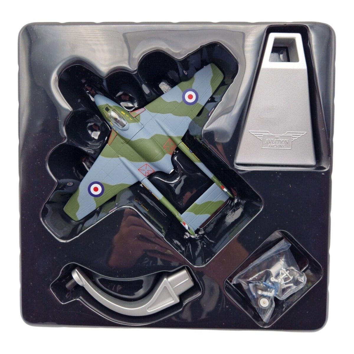 Corgi Aviation Archive 1:72 De Havilland Vampire Fb.mk 9 RAF No.28 Sqn, Late 1955 AA37302 - Corgi