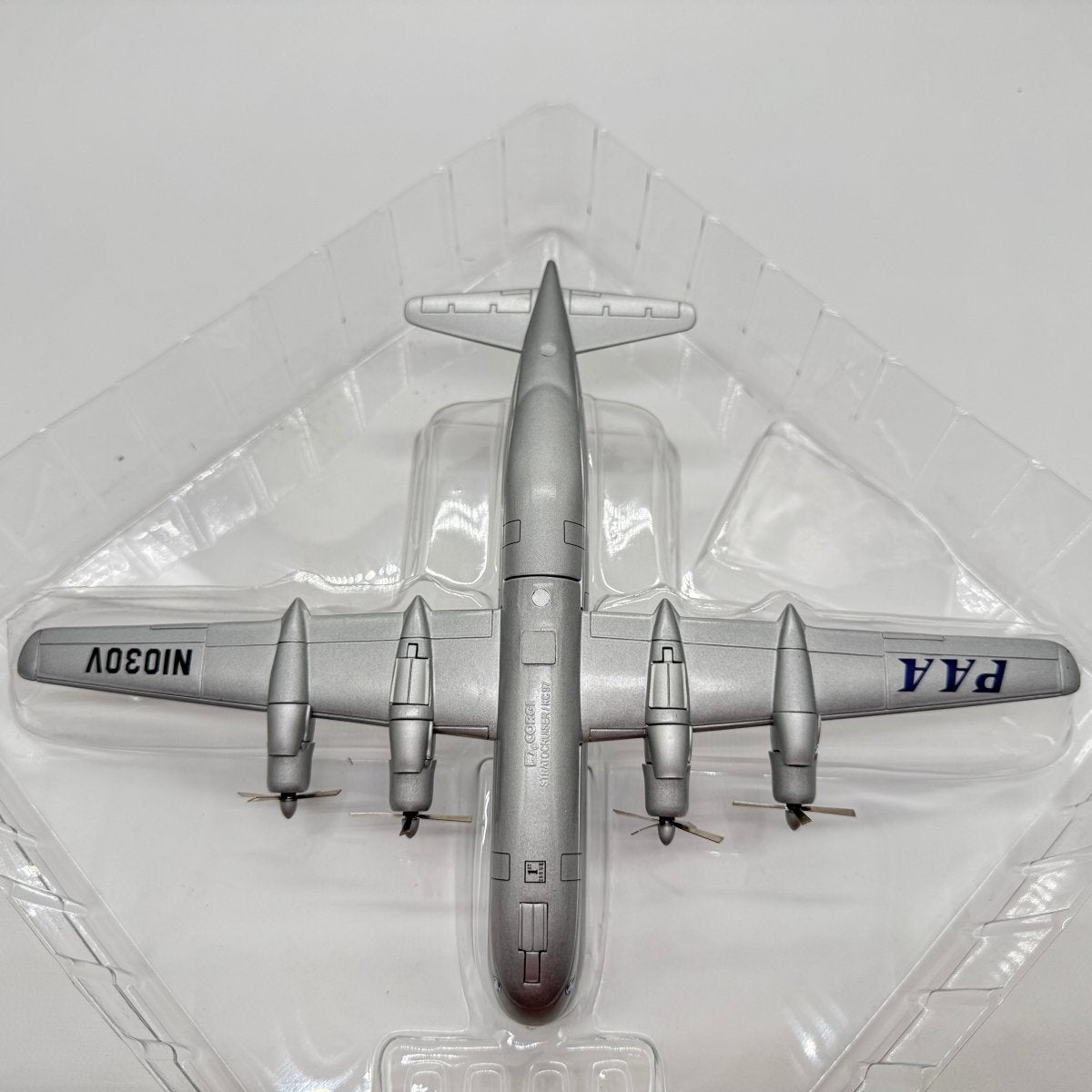 Corgi 48101 1:144 Boeing 377 Stratocruiser Pan Am N1030V Clipper America - Corgi