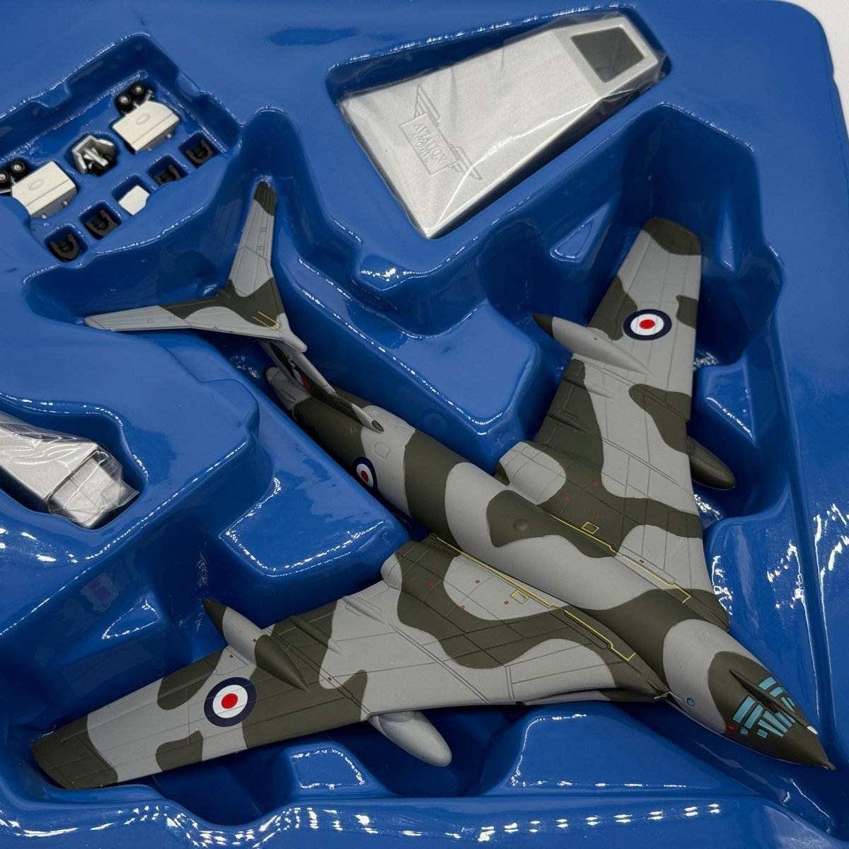 Corgi 48703 1:144 Handley Page Victor SR.2 RAF No.543 Sqn XL161 RAF Wyton - Corgi