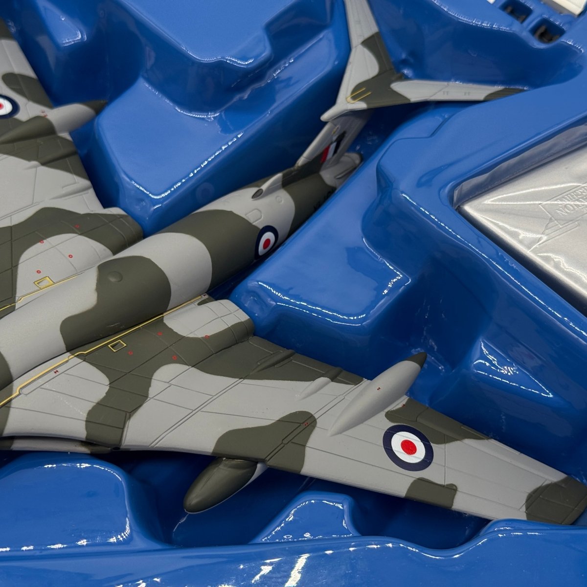 Corgi 48703 1:144 Handley Page Victor SR.2 RAF No.543 Sqn XL161 RAF Wyton - Corgi