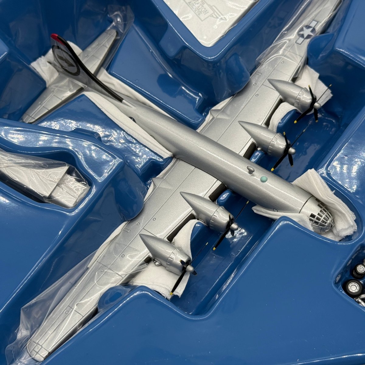 Corgi 48901 1:144 Boeing B-29 Superfortress Enola Gay 44-86292 Paul Tibbets Tinian 1945 - Corgi