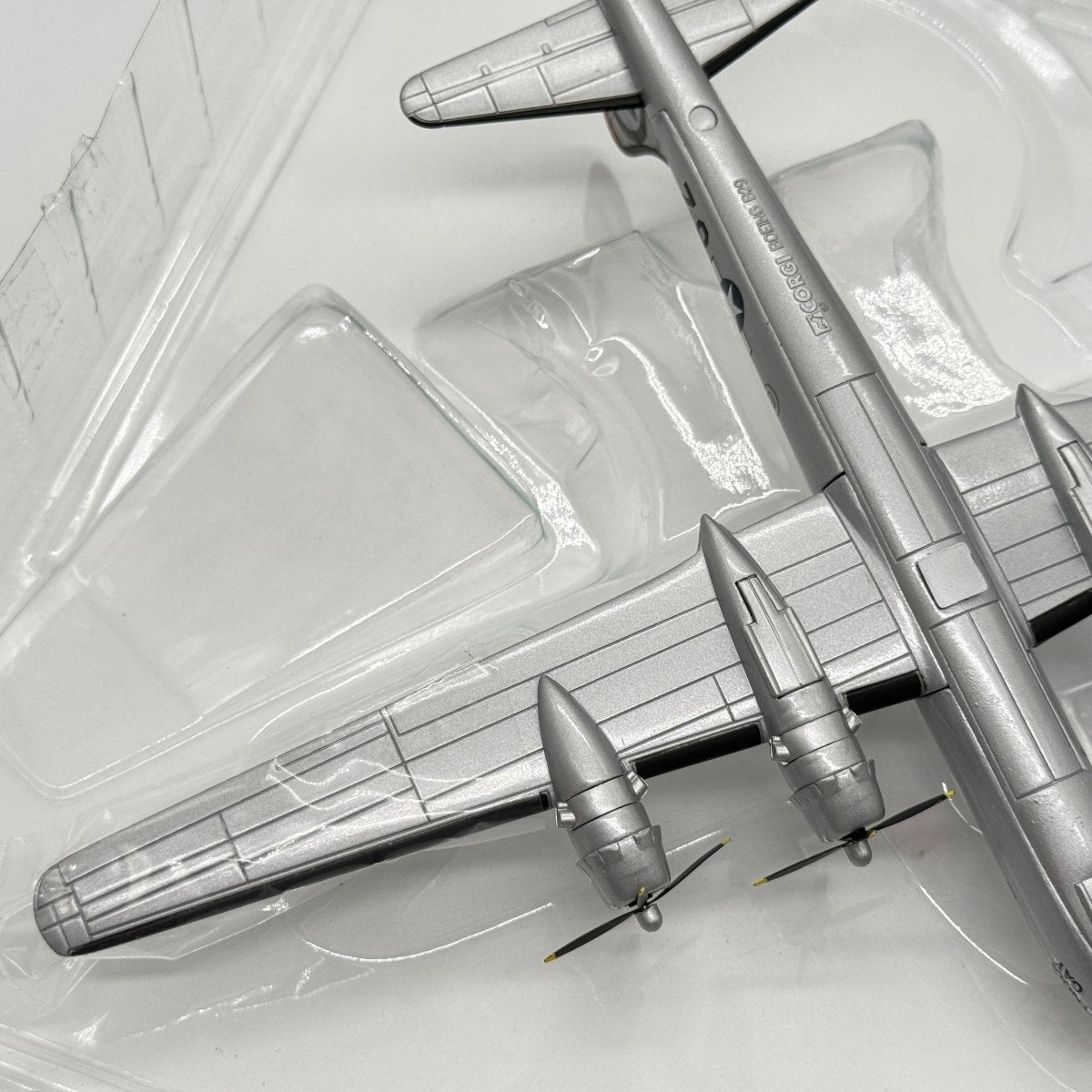 Corgi 48901 1:144 Boeing B-29 Superfortress Enola Gay 44-86292 Paul Tibbets Tinian 1945 - Corgi