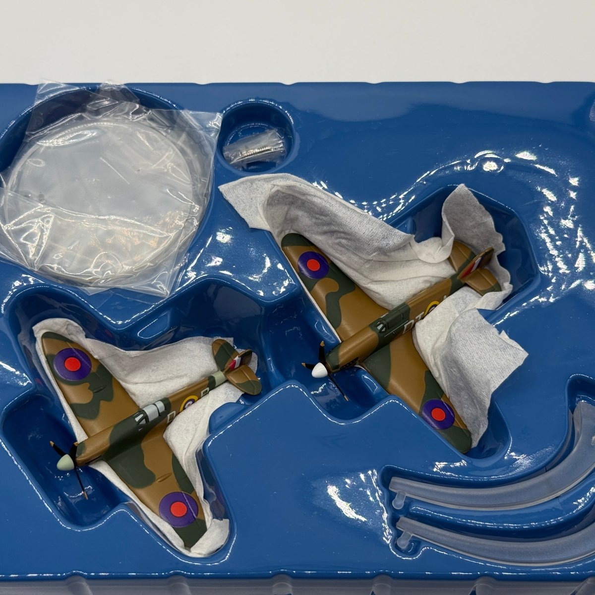 Corgi 49507 1:144 Battle of Britain Commemorative Set Spitfire P7966 Douglas Bader and Hurricane V6555 Stanford Tuck - Corgi