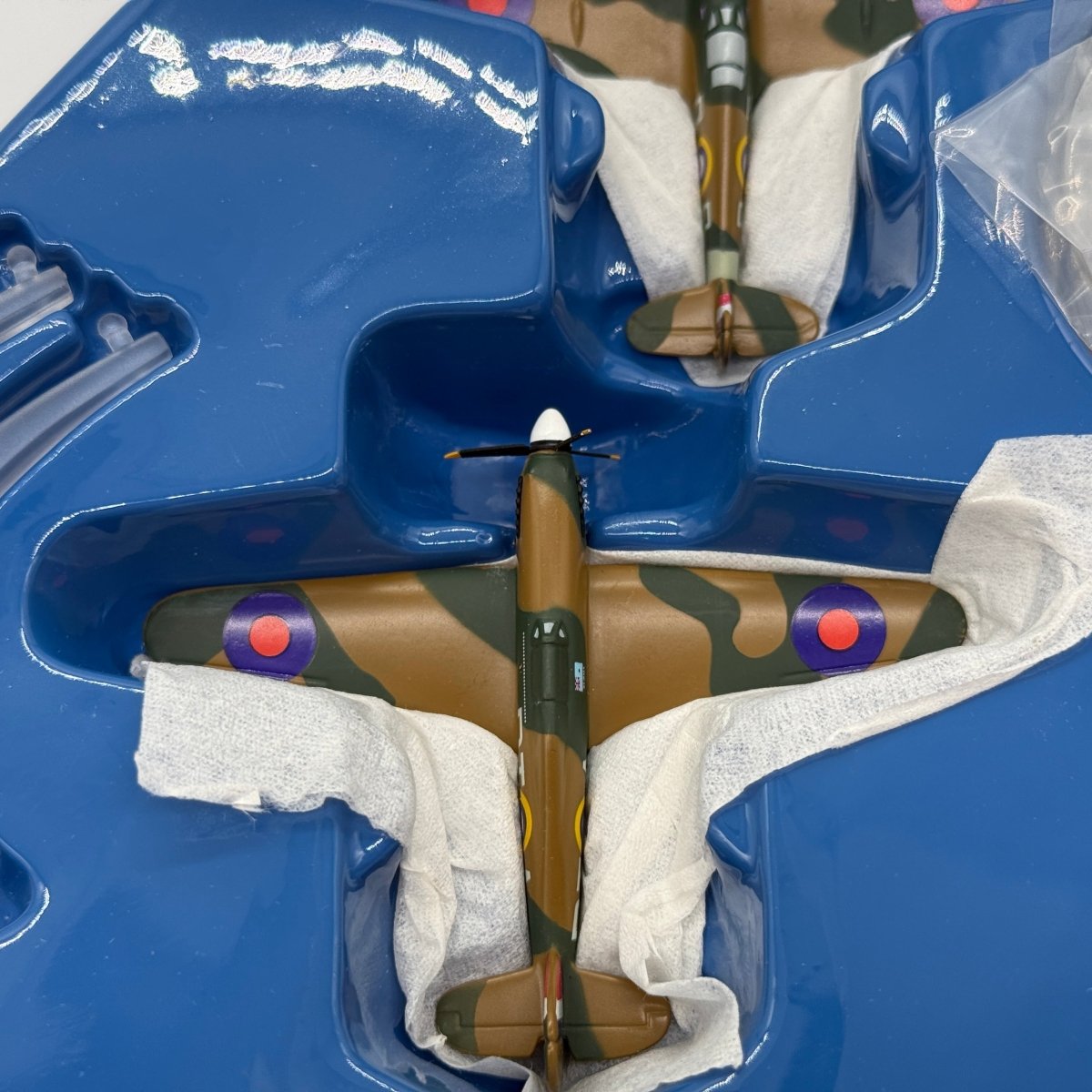 Corgi 49507 1:144 Battle of Britain Commemorative Set Spitfire P7966 Douglas Bader and Hurricane V6555 Stanford Tuck - Corgi