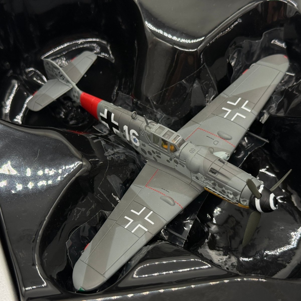 Corgi AA27108 1:72 Messerschmitt Bf 109G Luftwaffe 1./JG 3 White 16 Horst Prenzel - Corgi