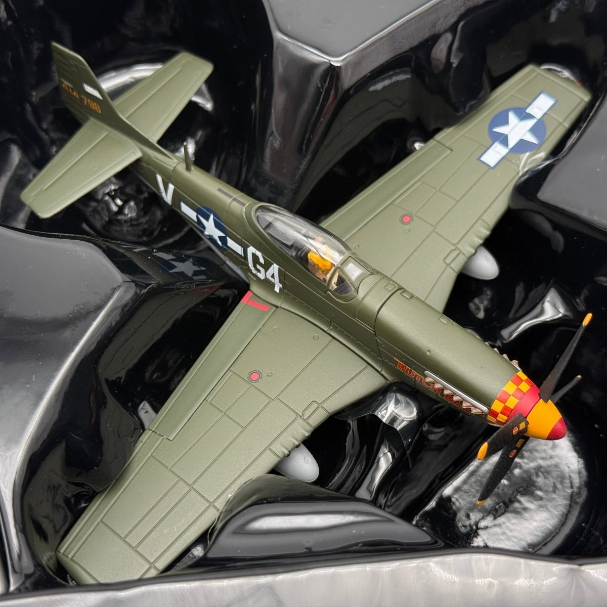 Corgi AA27701 1:72 P - 51D Mustang USAAF 357th FG Butch Baby Leiston 1945 - Corgi