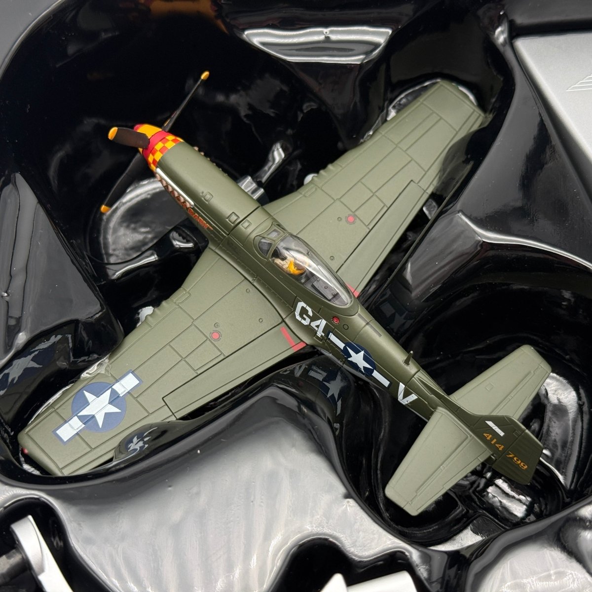 Corgi AA27701 1:72 P - 51D Mustang USAAF 357th FG Butch Baby Leiston 1945 - Corgi