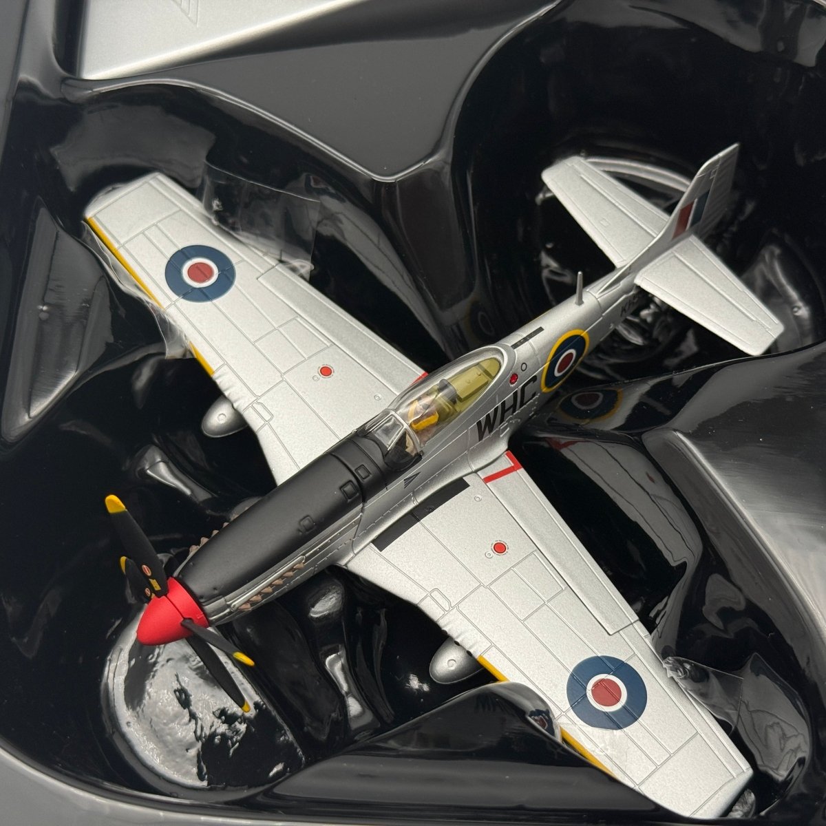 Corgi AA27703 1:72 Mustang Mk IV RAF No.150 Wing Werner Christie 1945 - Corgi