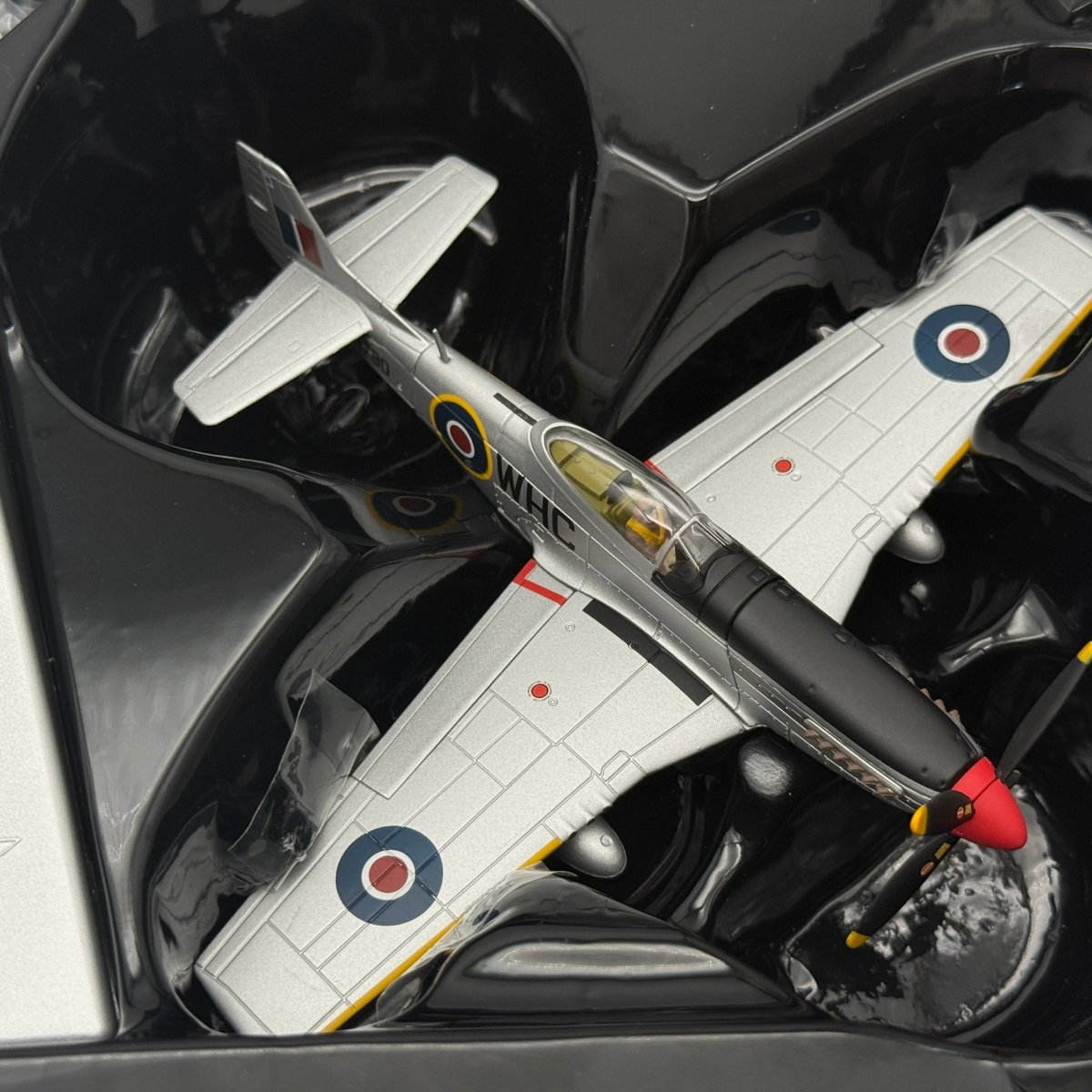 Corgi AA27703 1:72 Mustang Mk IV RAF No.150 Wing Werner Christie 1945 - Corgi