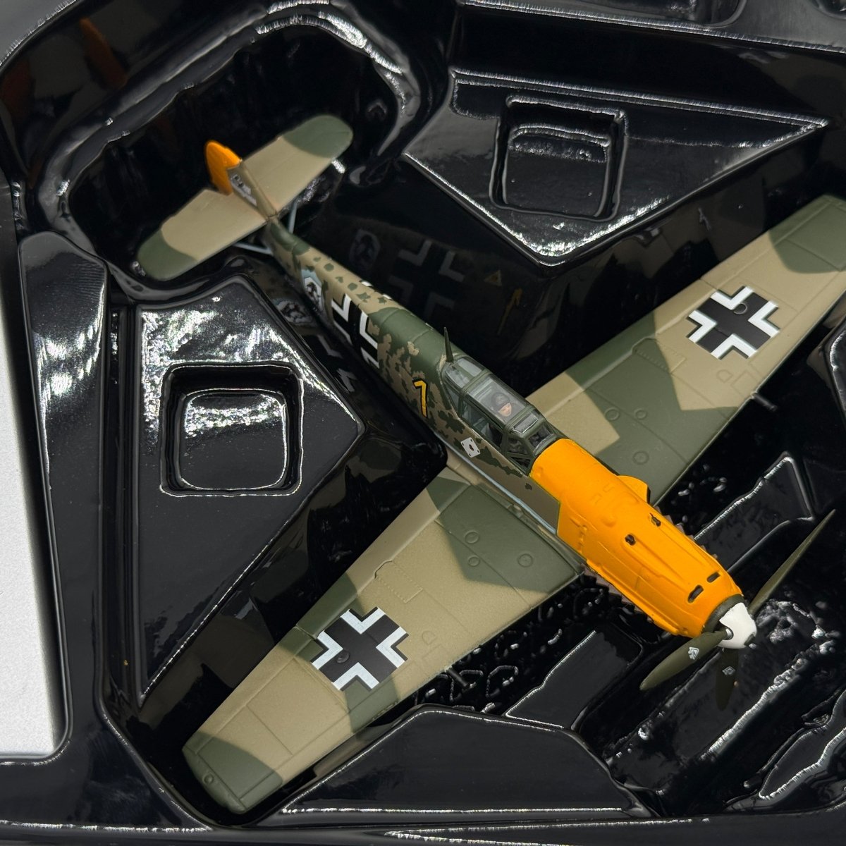 Corgi AA28001 1:72 Messerschmitt Bf 109E Luftwaffe 6./JG 51 Yellow 1 Josef Priller France 1940 - Corgi