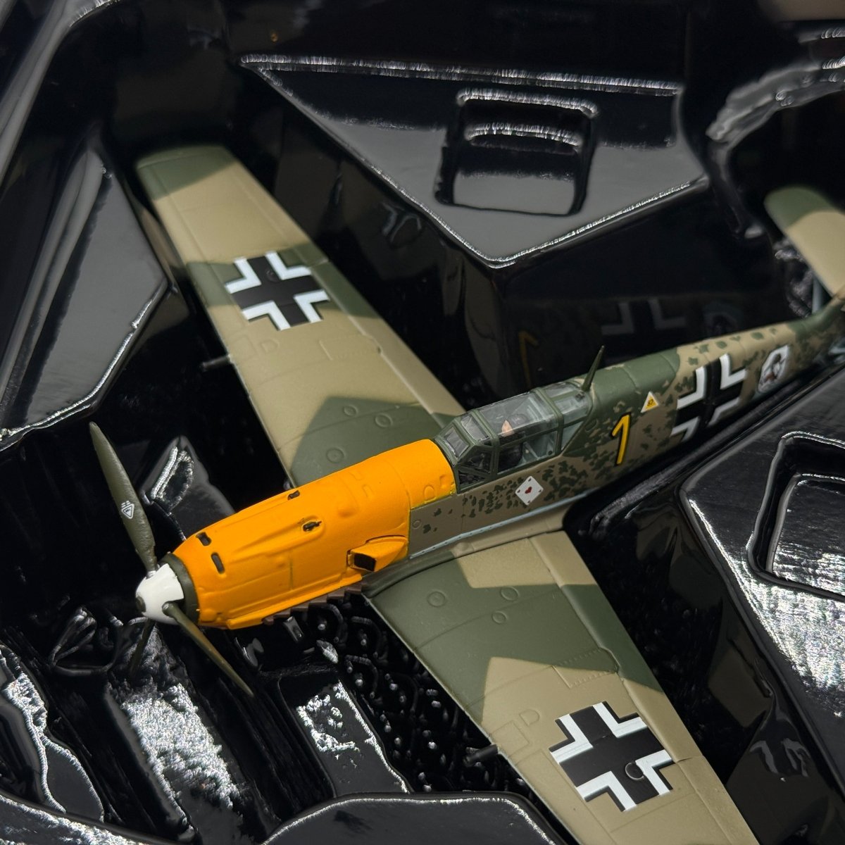 Corgi AA28001 1:72 Messerschmitt Bf 109E Luftwaffe 6./JG 51 Yellow 1 Josef Priller France 1940 - Corgi