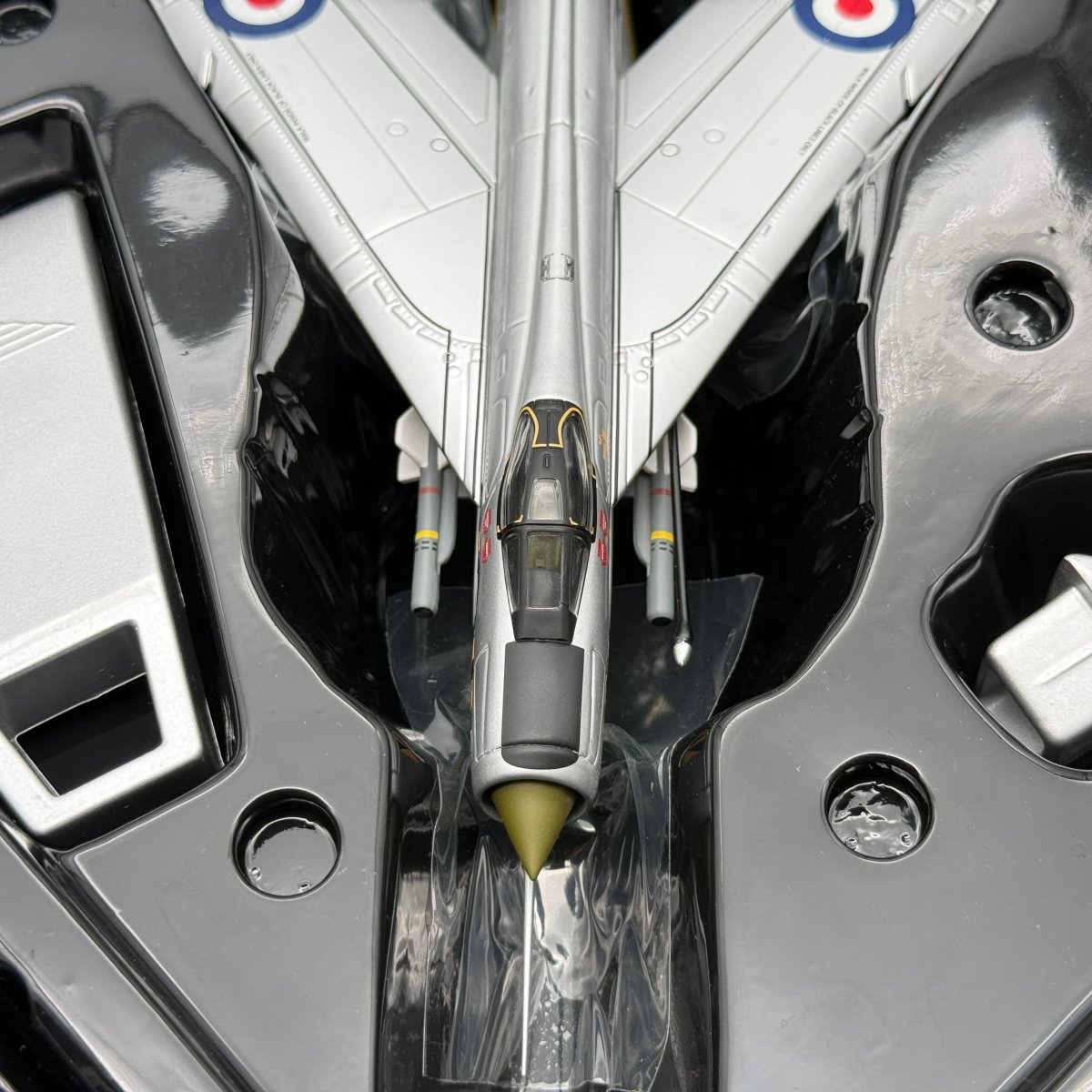 Corgi AA32312 1:72 English Electric Lightning F.6 XS921 74 Sqn RAF Tengah Singapore 1969 - Corgi
