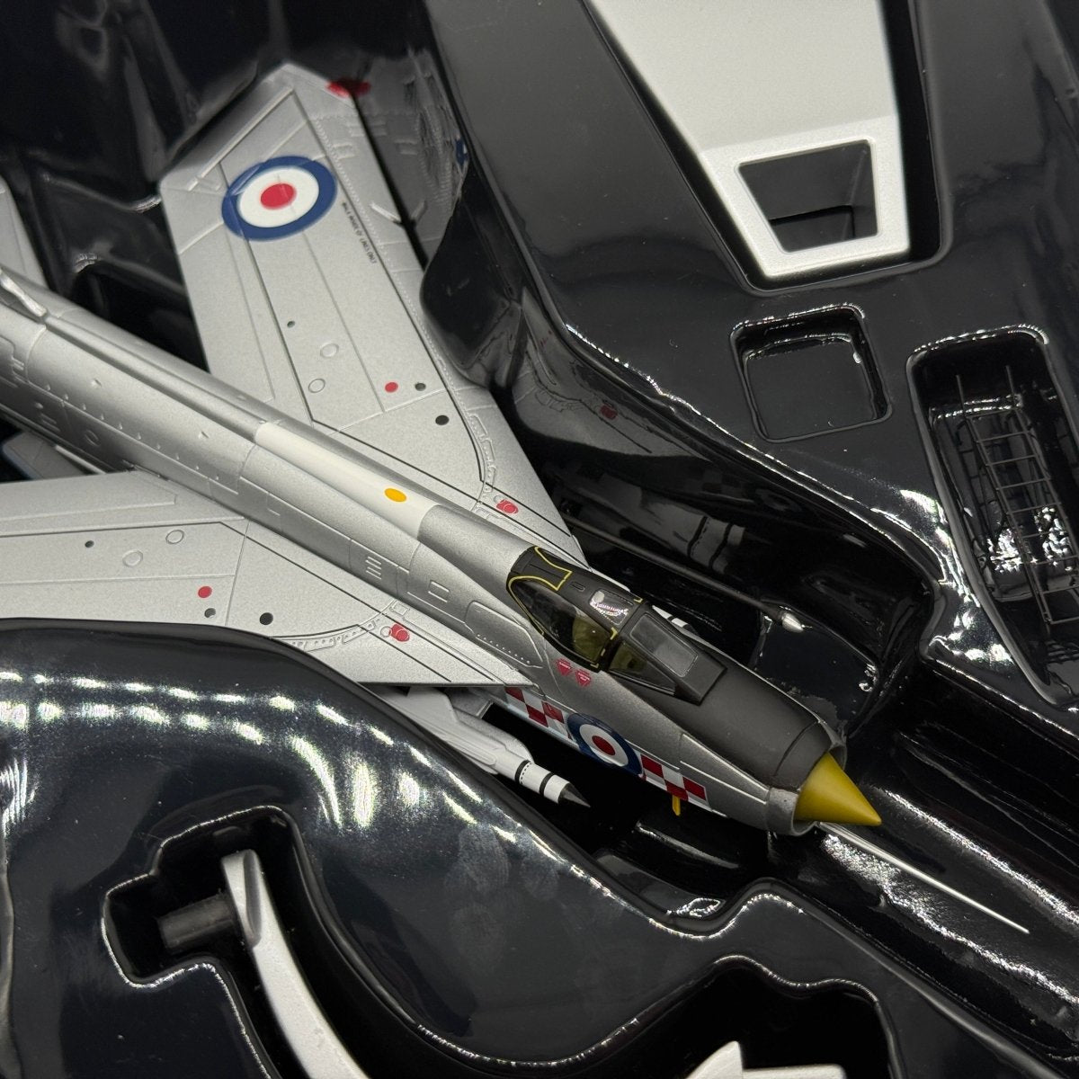 Corgi AA32315 1:72 English Electric Lightning F.Mk 6 RAF No.56 Sqn XP770 1975 - Corgi