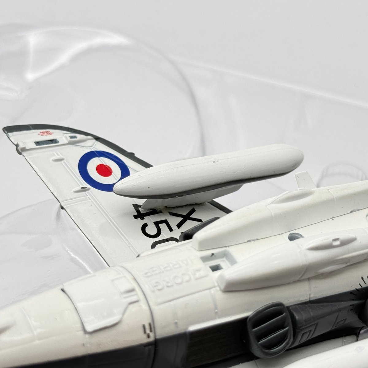 Corgi AA32402 1:72 Sea Harrier FRS.1 XZ450 800 NAS Falklands 1982 *ISSUES* - Corgi