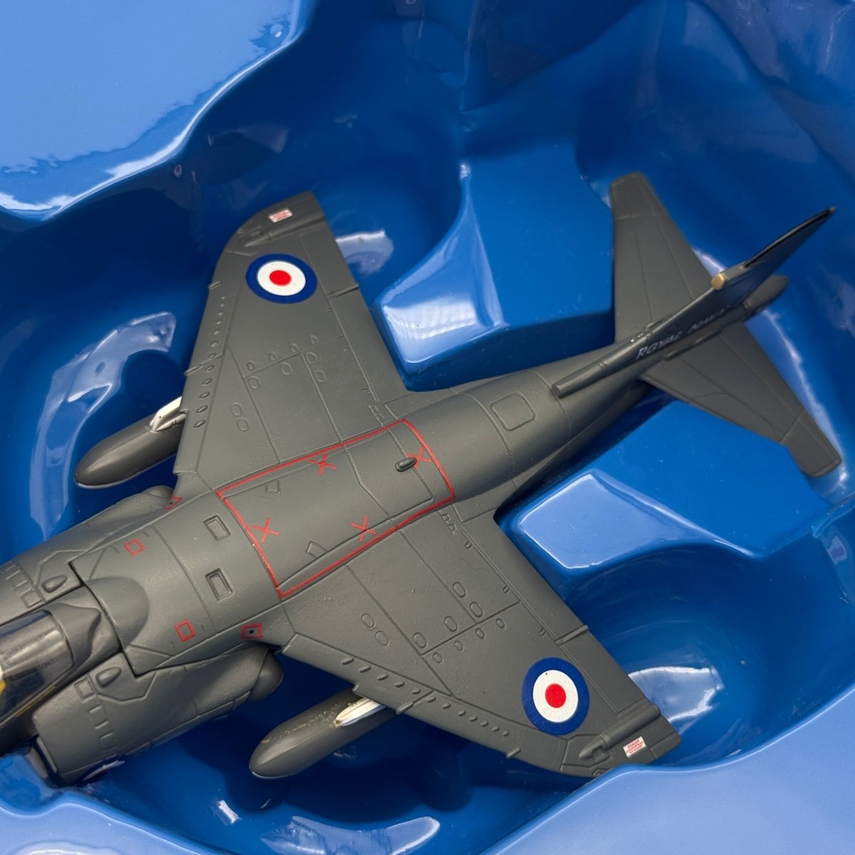 Corgi AA32402 1:72 Sea Harrier FRS.1 XZ450 800 NAS Falklands 1982 *ISSUES* - Corgi
